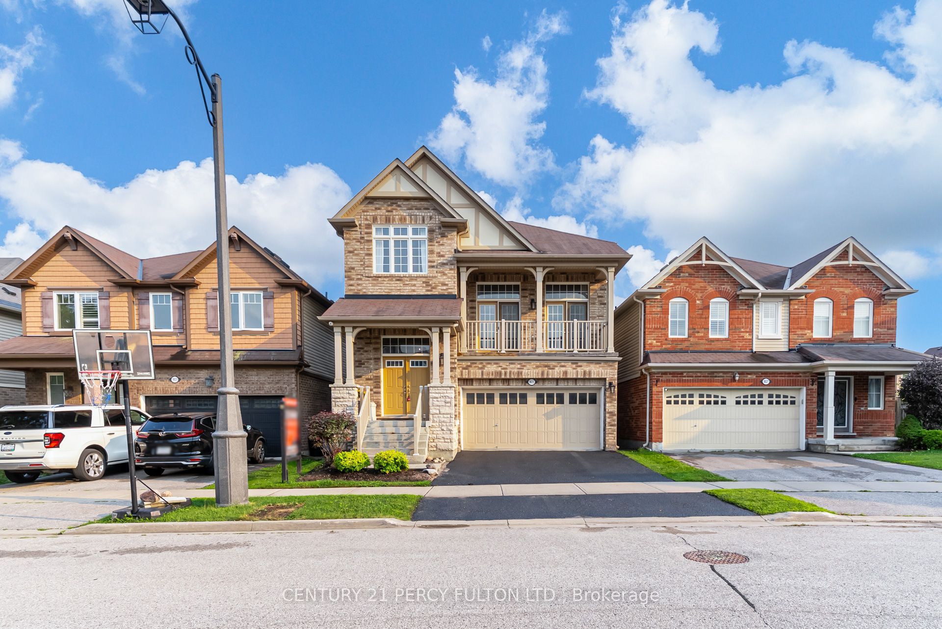 1825 Parkhurst Crescent, Pickering, ON L1X 0B1