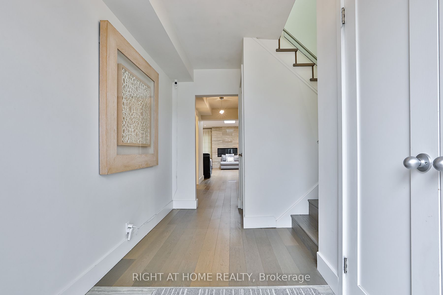 34 Scarcliff Gardens, Toronto, ON M1E 2A2 photo 2