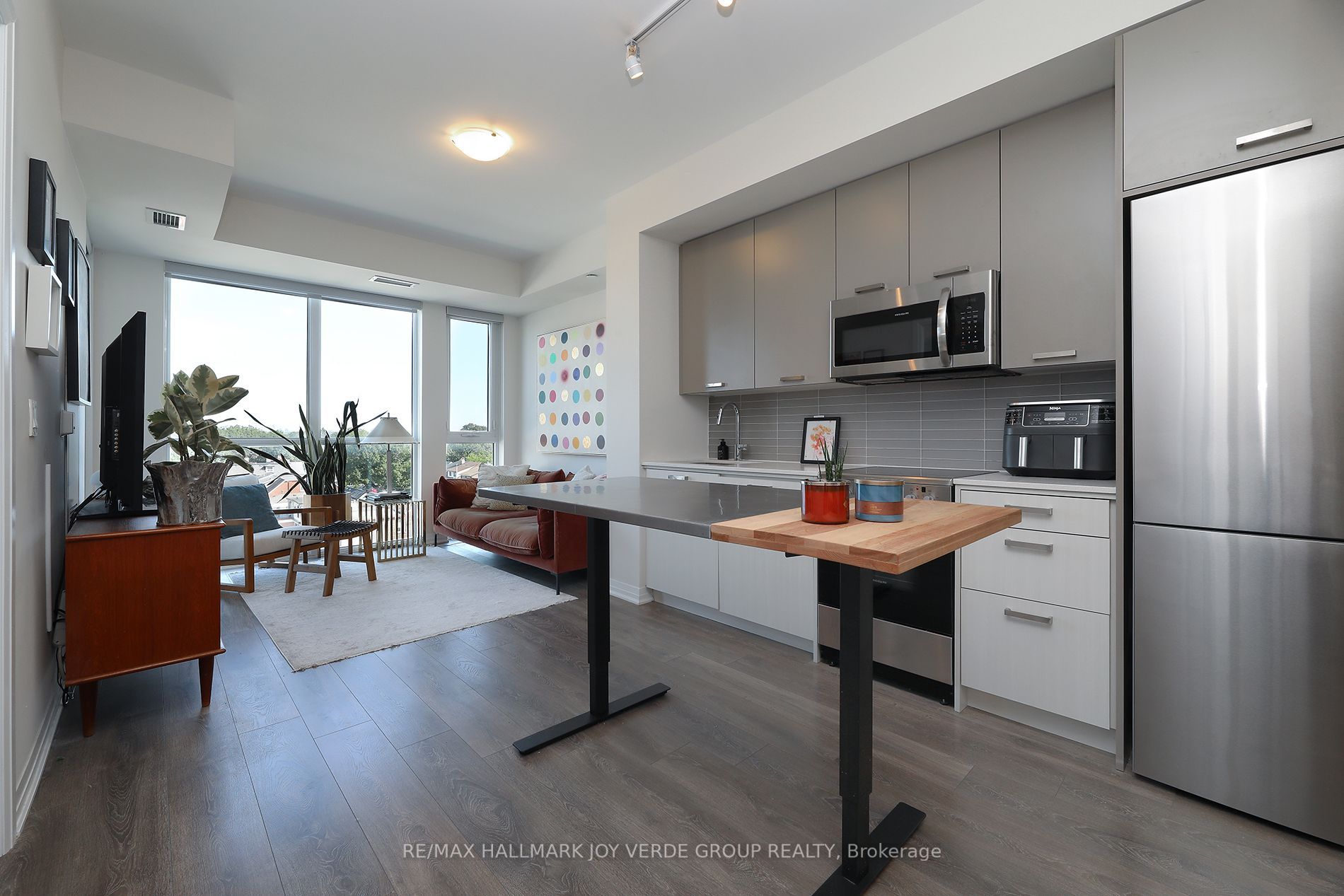 2301 Danforth Avenue 616, Toronto, ON M4C 0A7 photo 5