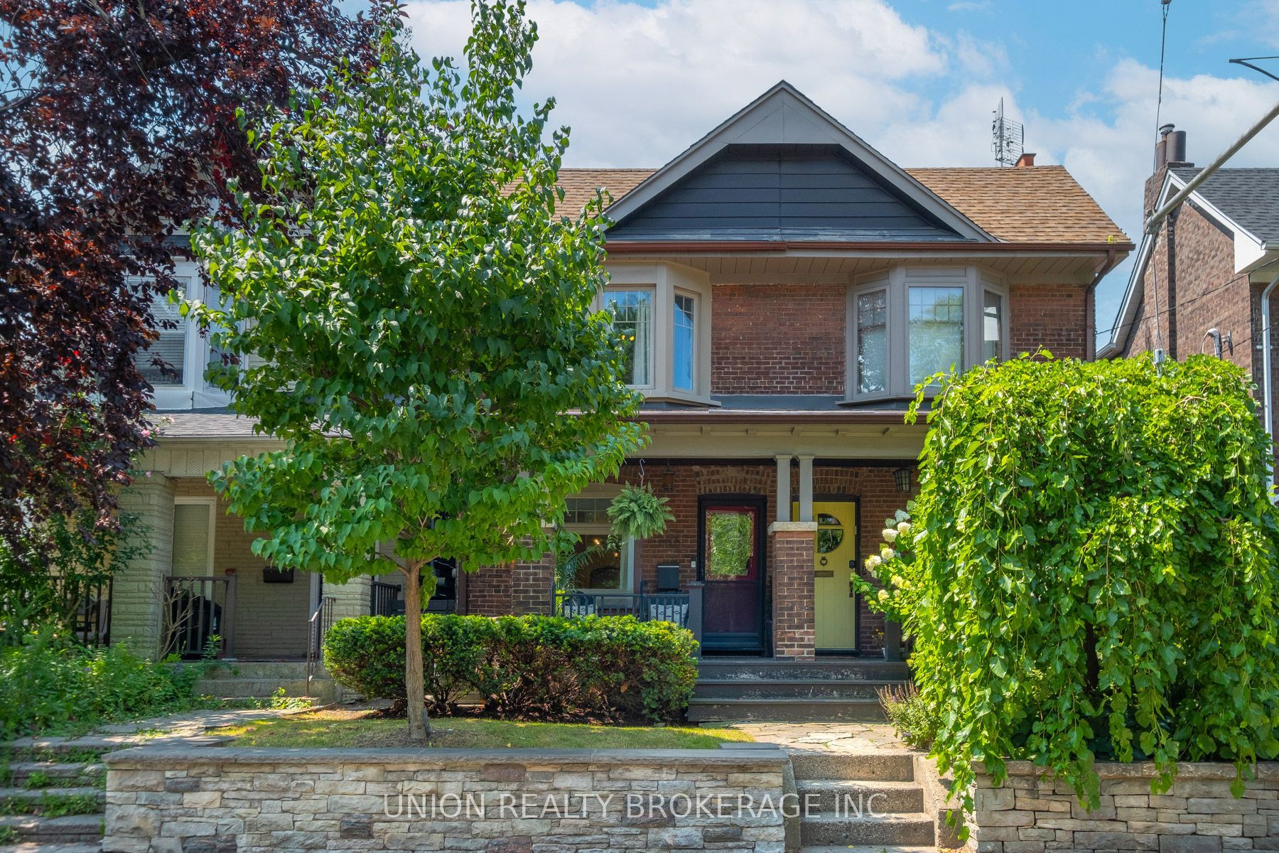 706 Woodbine Avenue, Toronto, ON M4E 2J1