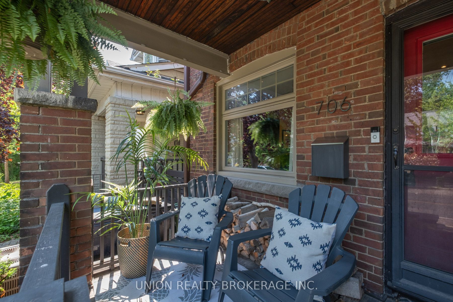 706 Woodbine Avenue, Toronto, ON M4E 2J1 photo 2