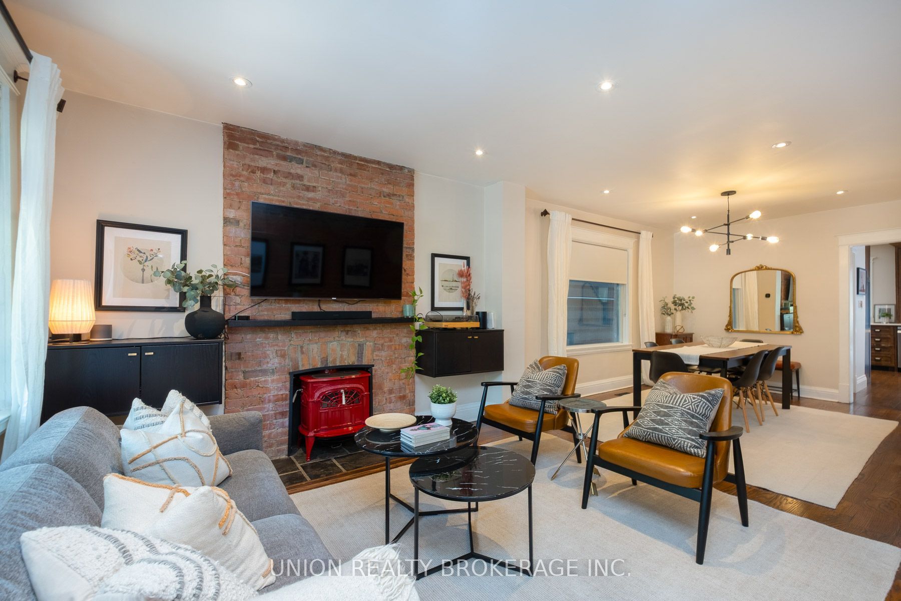 706 Woodbine Avenue, Toronto, ON M4E 2J1 photo 3