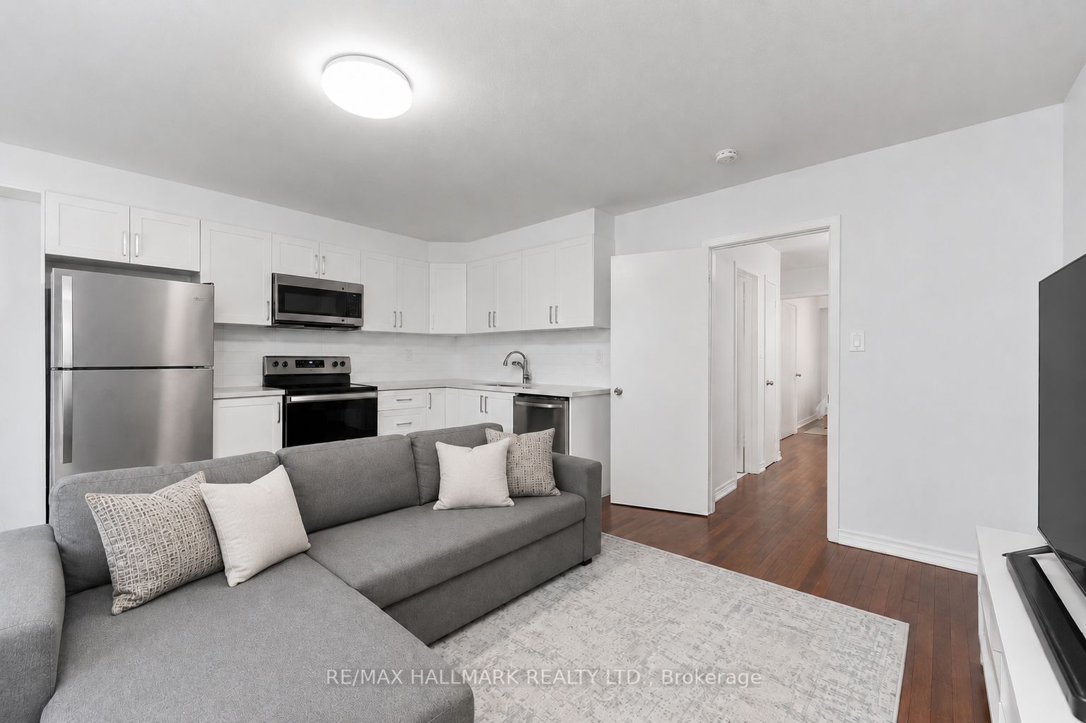 82 Halsey Avenue 3, Toronto, ON M4B 1A9 photo 5