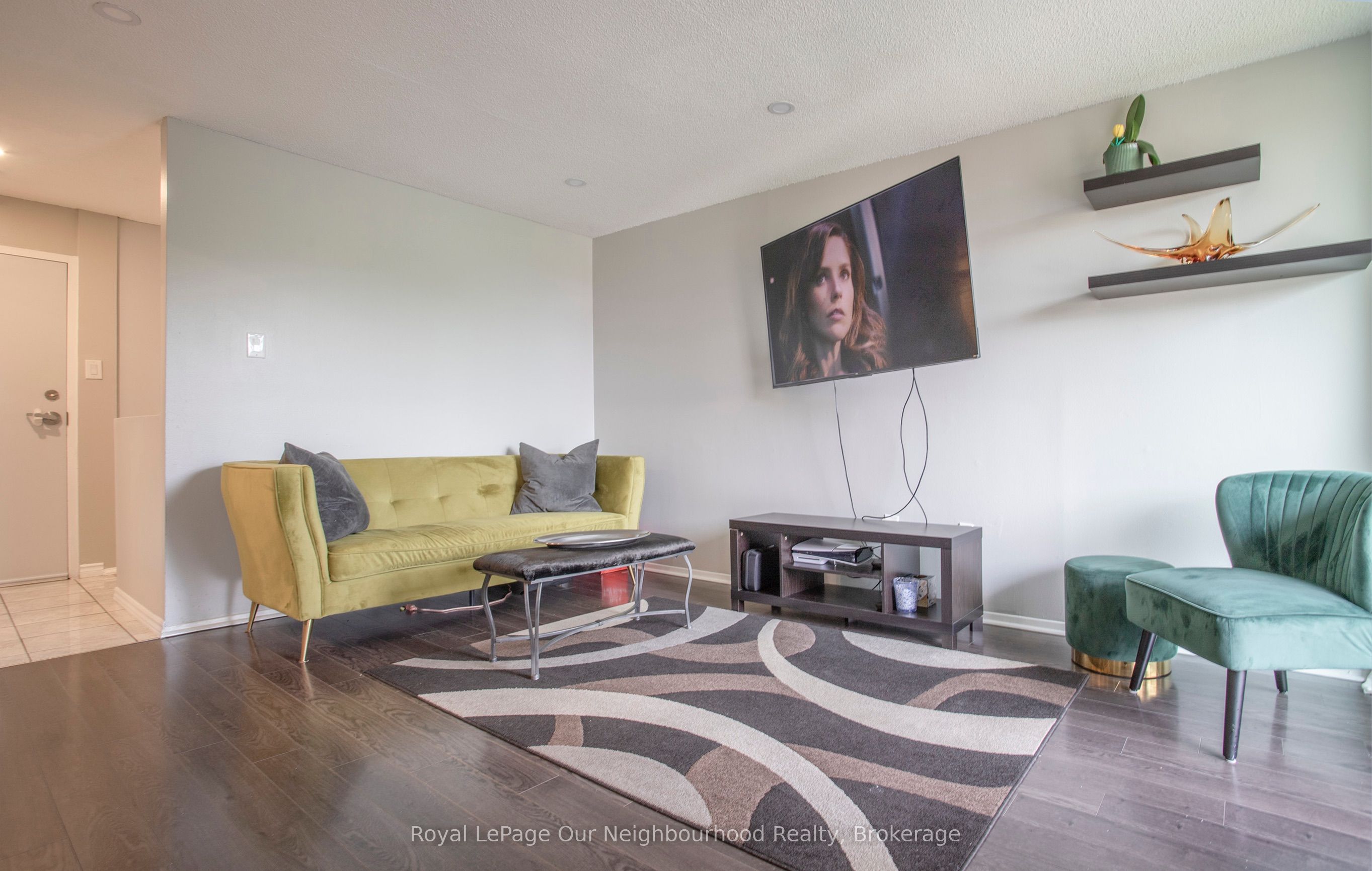 4064 Lawrence Avenue E 507, Toronto, ON M1E 4V6 photo 2