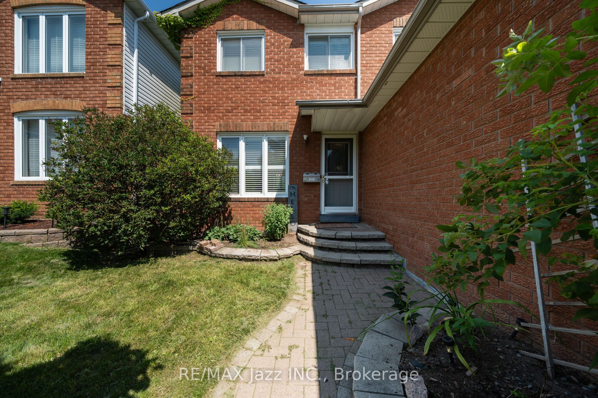 110 Freeland Avenue E, Clarington, ON L1C 4V6 photo 3