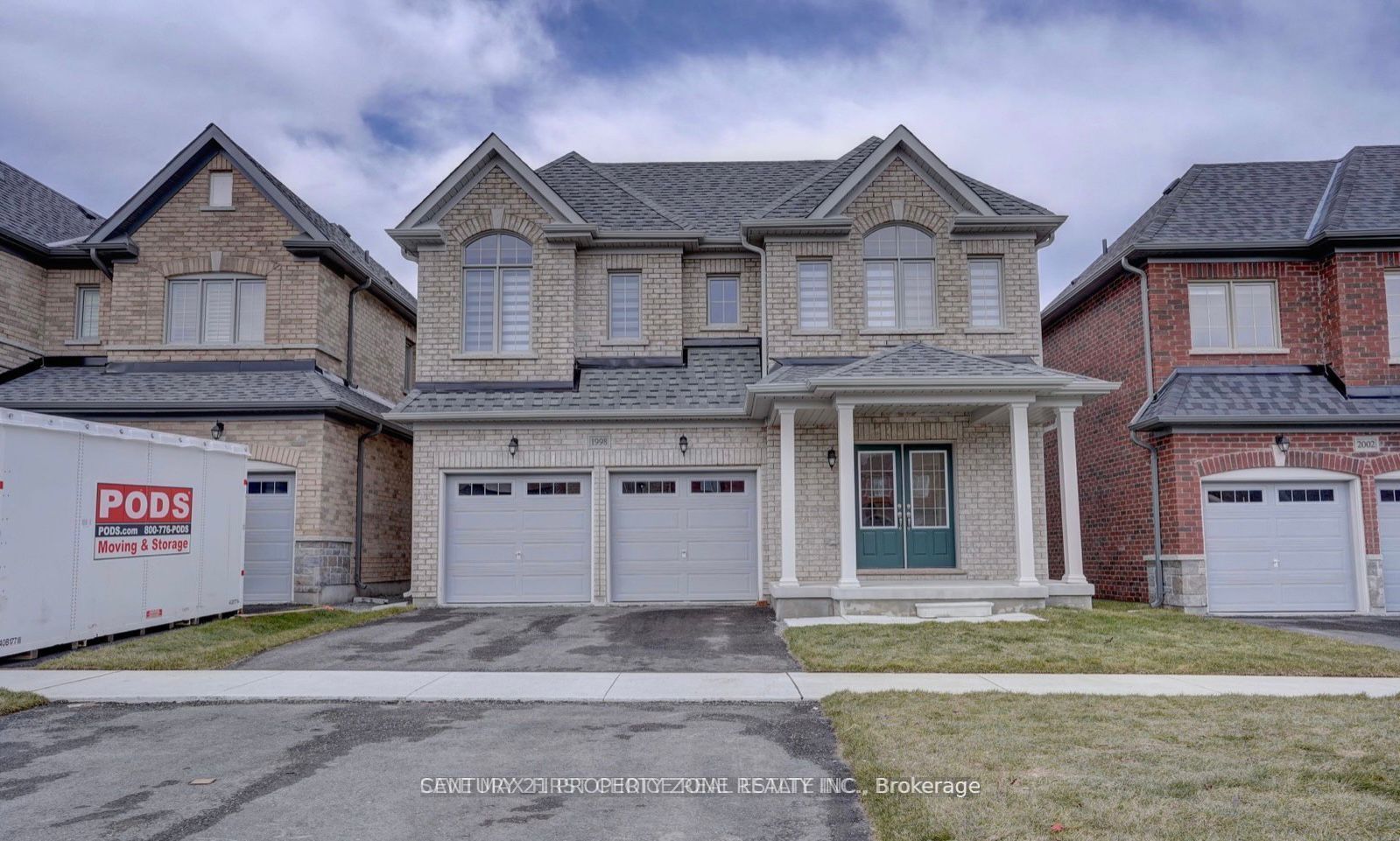 1998 Grandview Street N, Oshawa, ON L1H 8L7