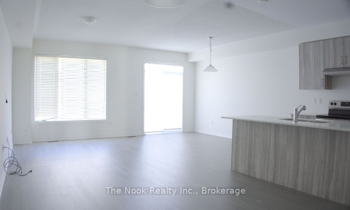 26 Louise Crescent, Whitby, ON L1P 0J9 photo 3
