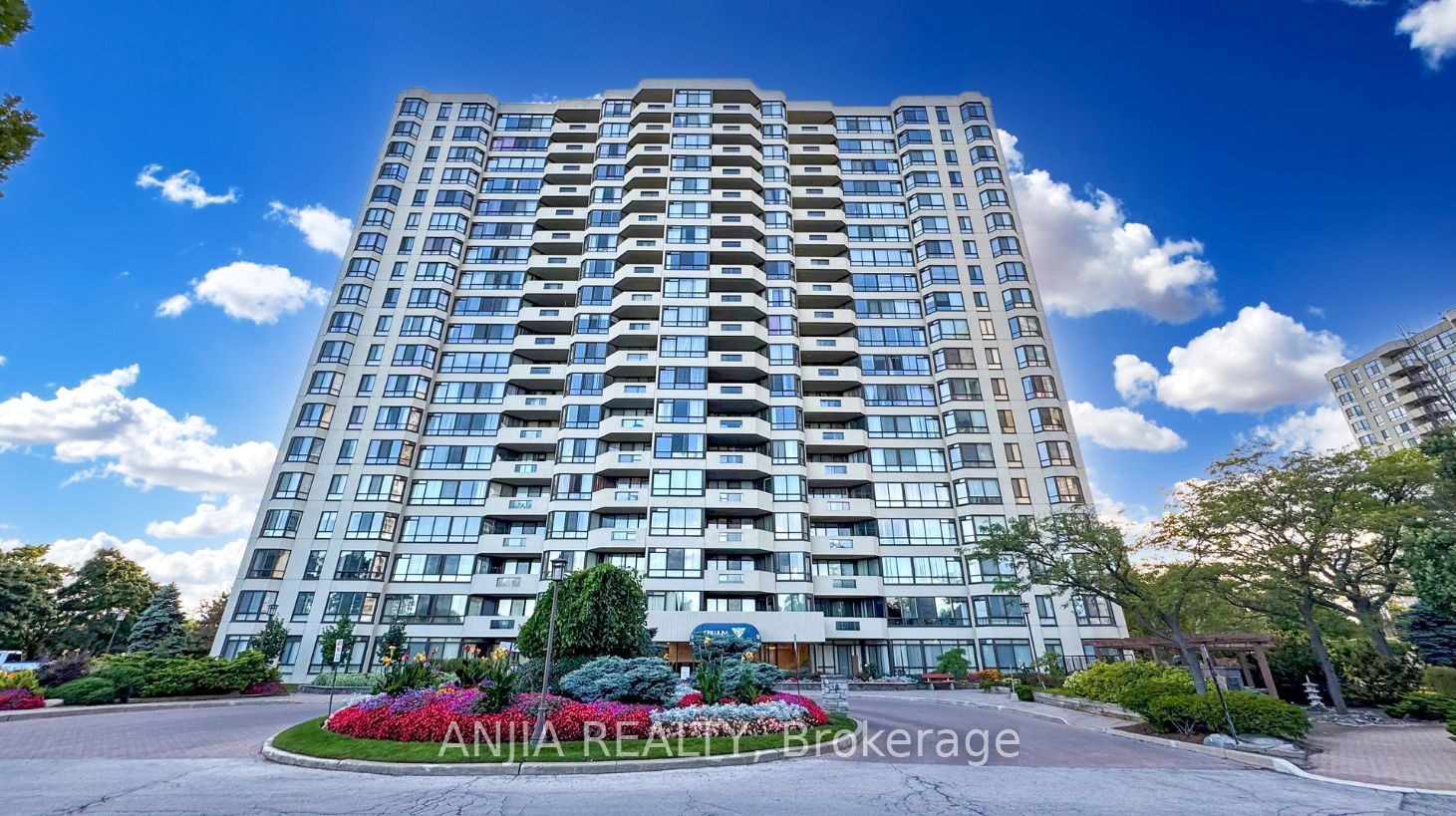 255 Bamburgh Circle 401, Toronto, ON M1W 3T6 photo 2