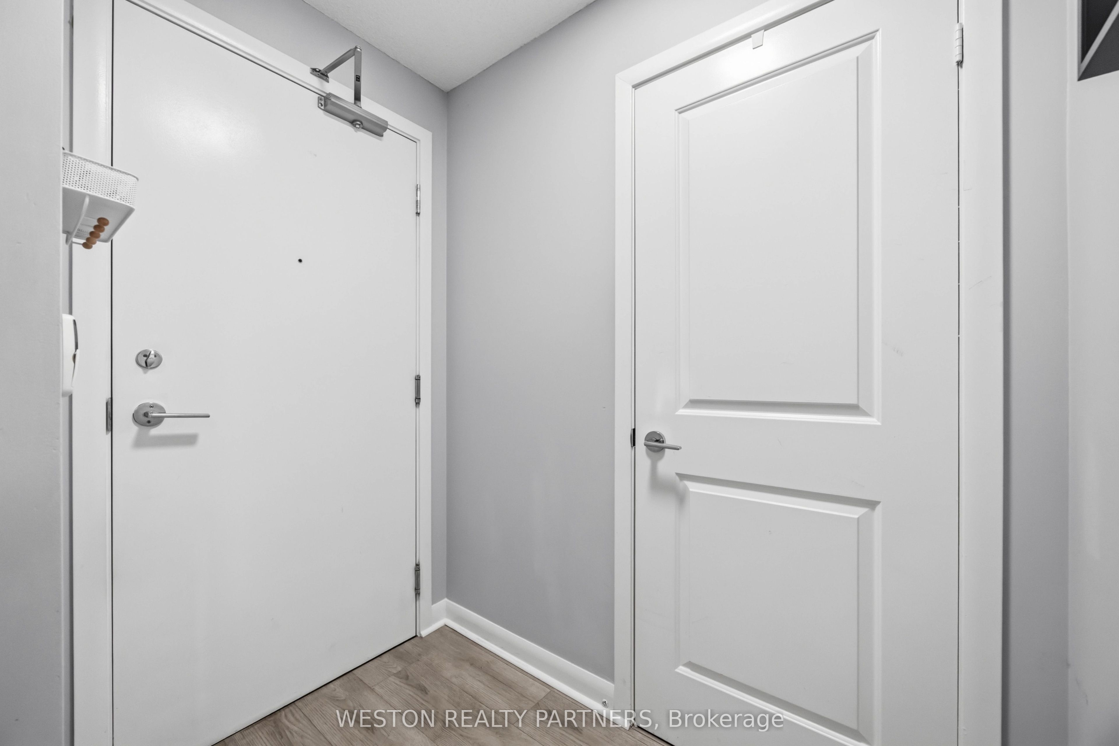 190 Borough Drive 1006, Toronto, ON M1P 0B6 photo 5