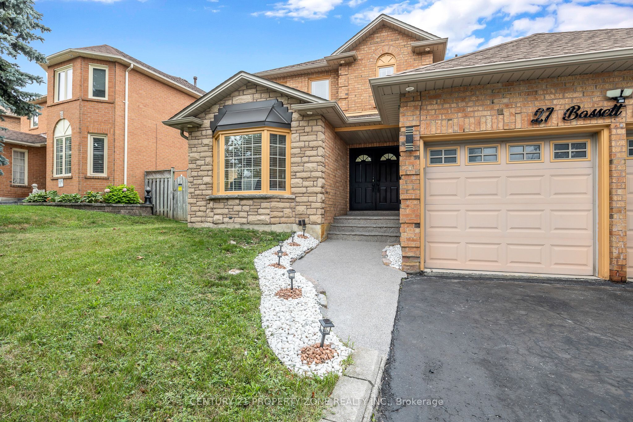 27 Bassett Boulevard, Whitby, ON L1N 9A3 photo 3
