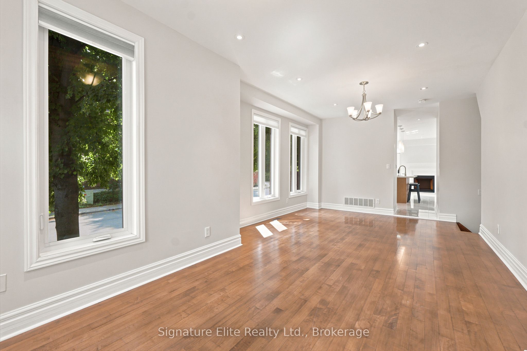 42 William Hancox Avenue Main & Lower, Toronto, ON M4E 3W9 photo 5