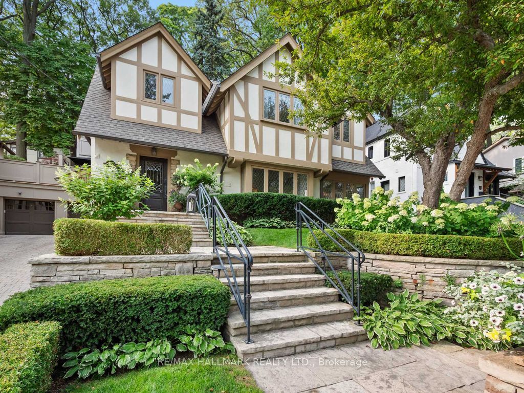14 Pine Crescent, Toronto, ON M4E 1L2
