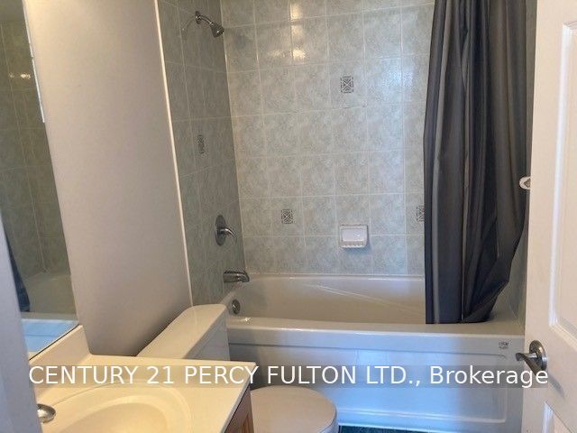 8 Mondeo Drive 1101, Toronto, ON M1P 5C7 photo 5