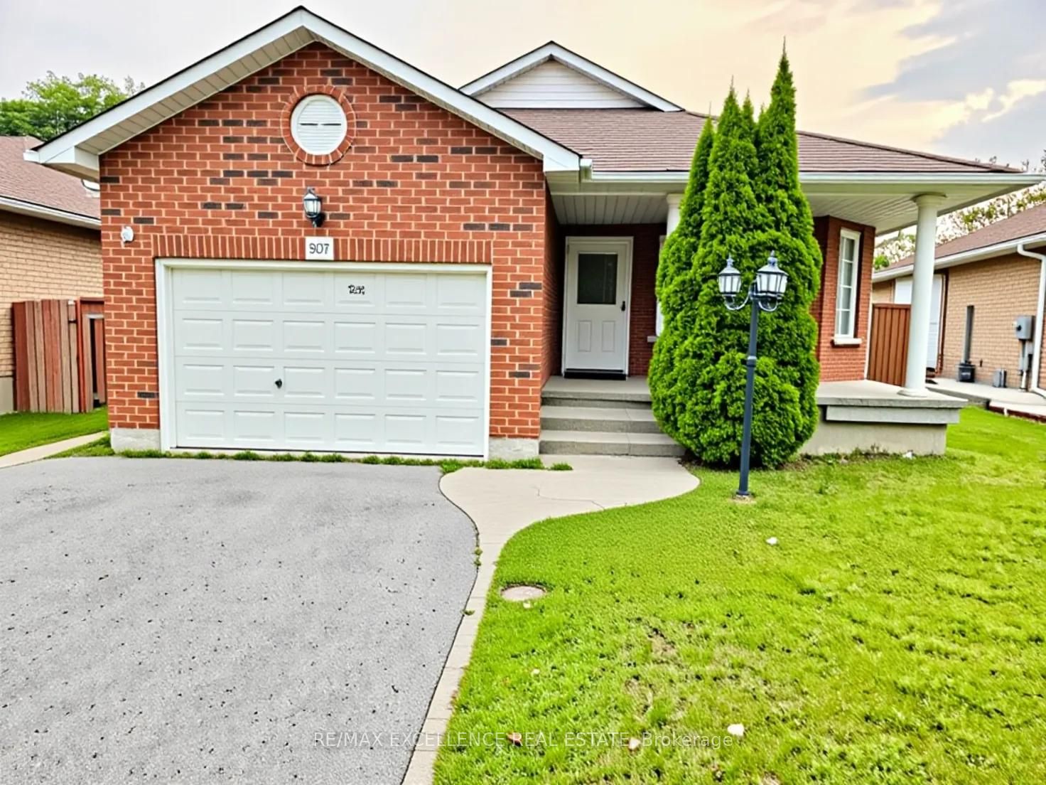 307 Niagara Drive, Oshawa, ON L1G 8A8