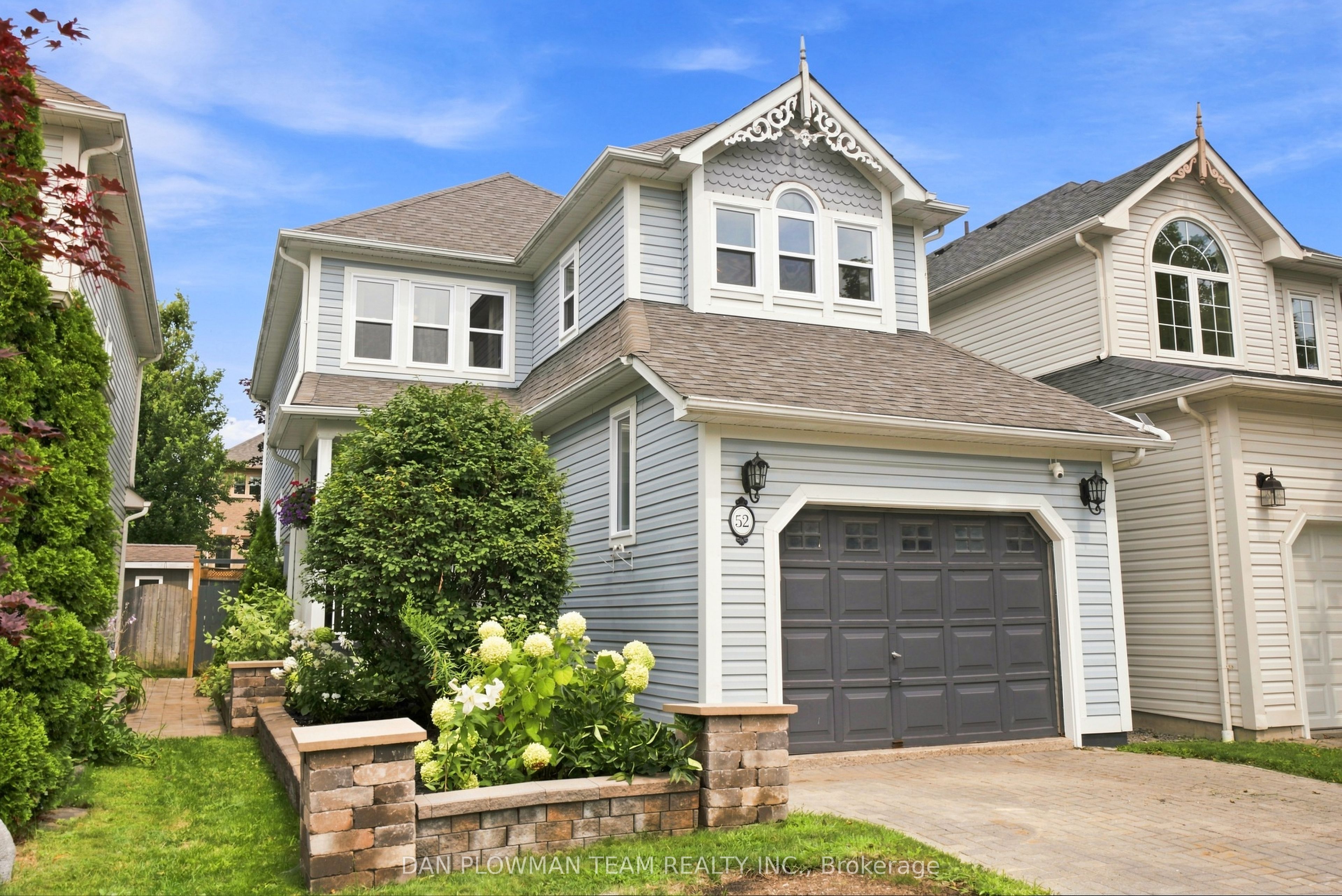 52 Wells Crescent, Whitby, ON L1M 1C9