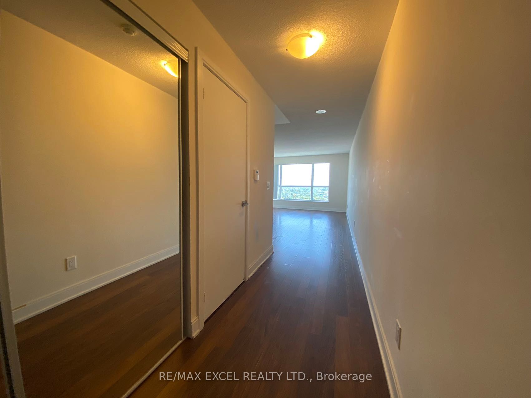 125 Village Green Square 3901, Toronto, ON M1S 0G3 photo 3