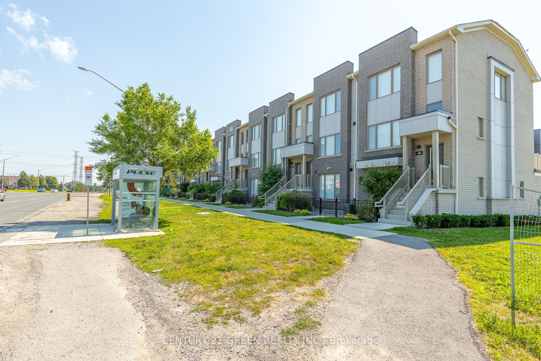 1525 Kingston Road 406, Pickering, ON L1V 0E9 photo 3