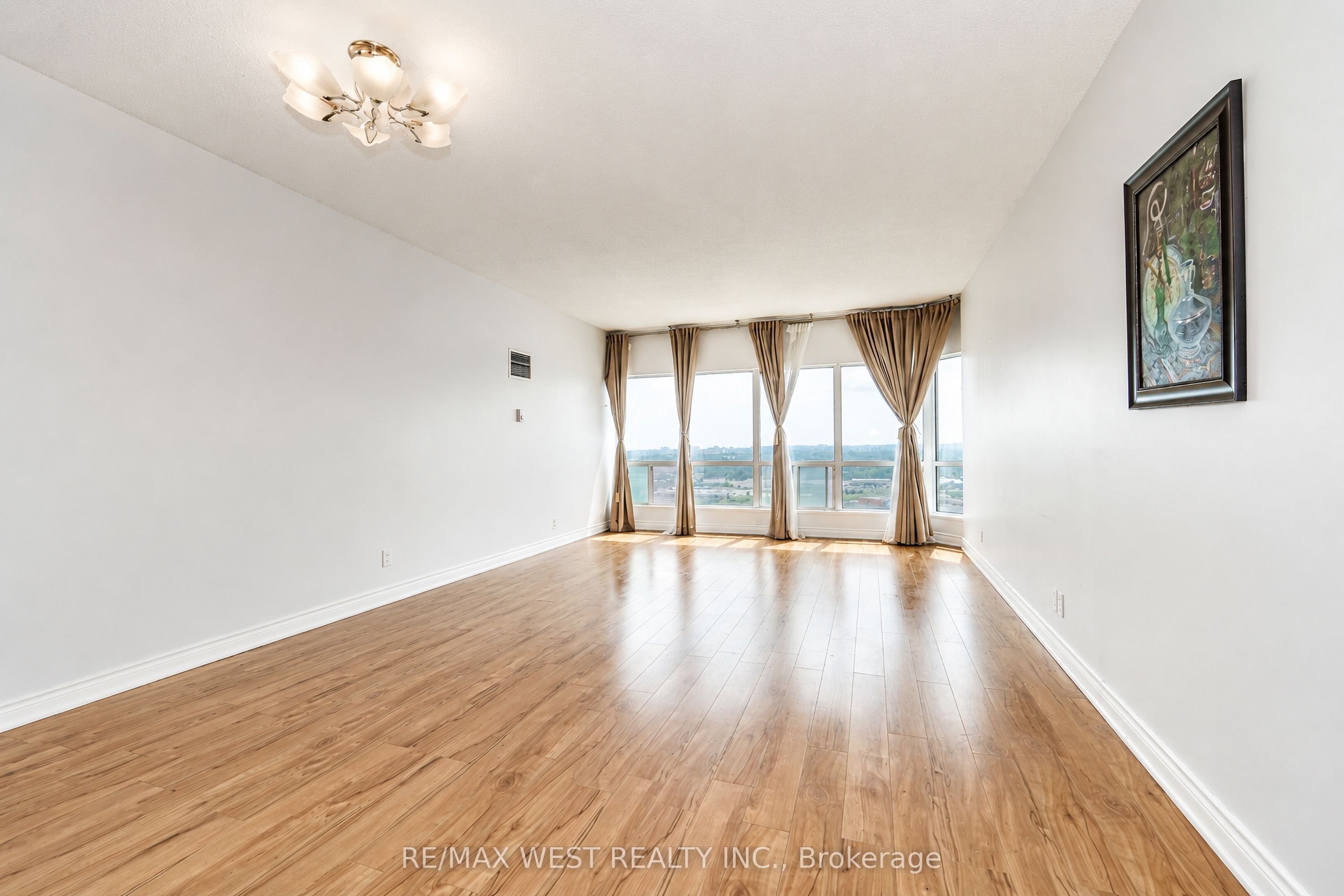 8 Lee Centre Drive PH103, Toronto, ON M1H 3H8 photo 3