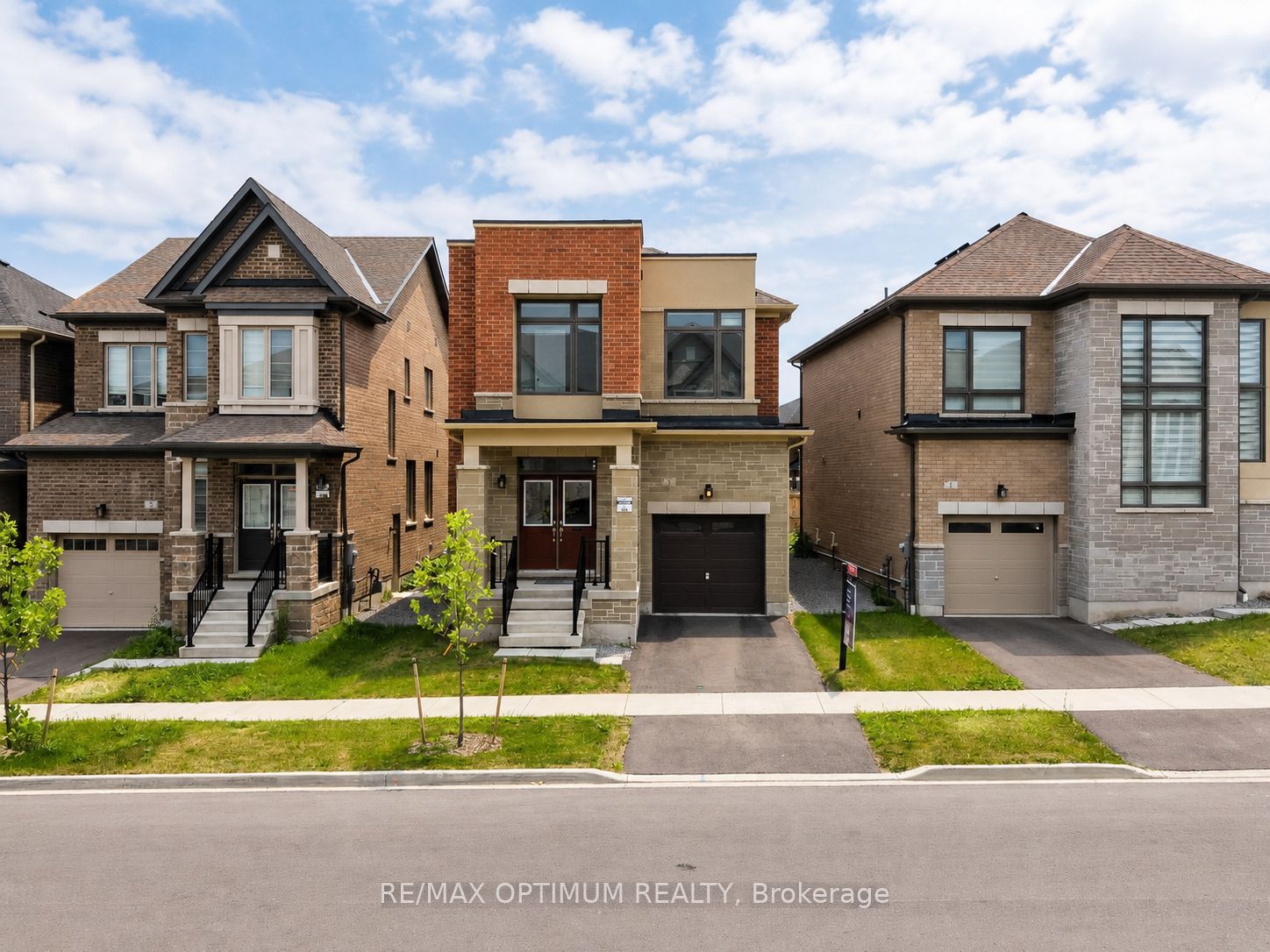 3 Armilia Place, Whitby, ON L1P 0N9 photo 2