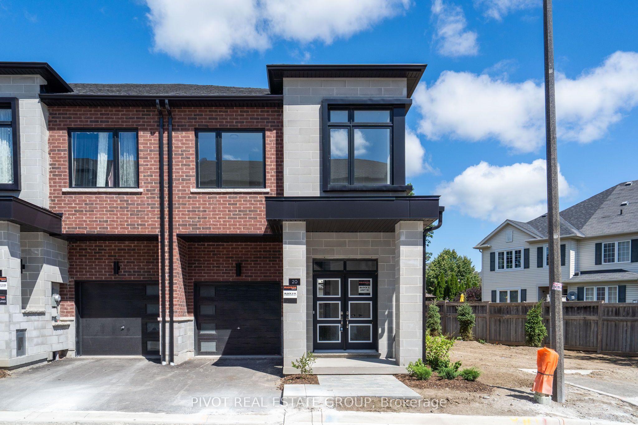 20 Observatory Way, Whitby, ON L1M 0M7 photo 2