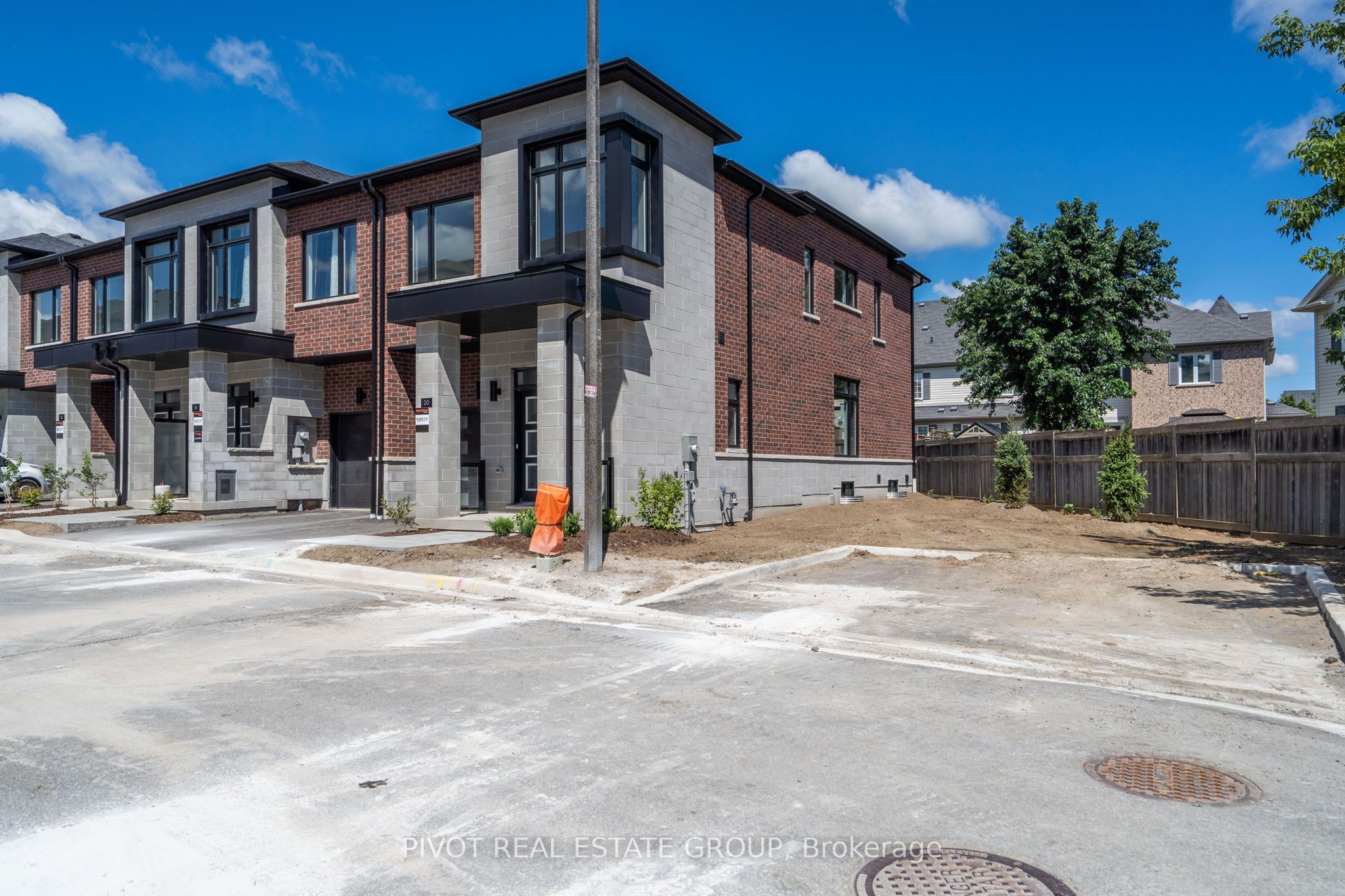 20 Observatory Way, Whitby, ON L1M 0M7 photo 3