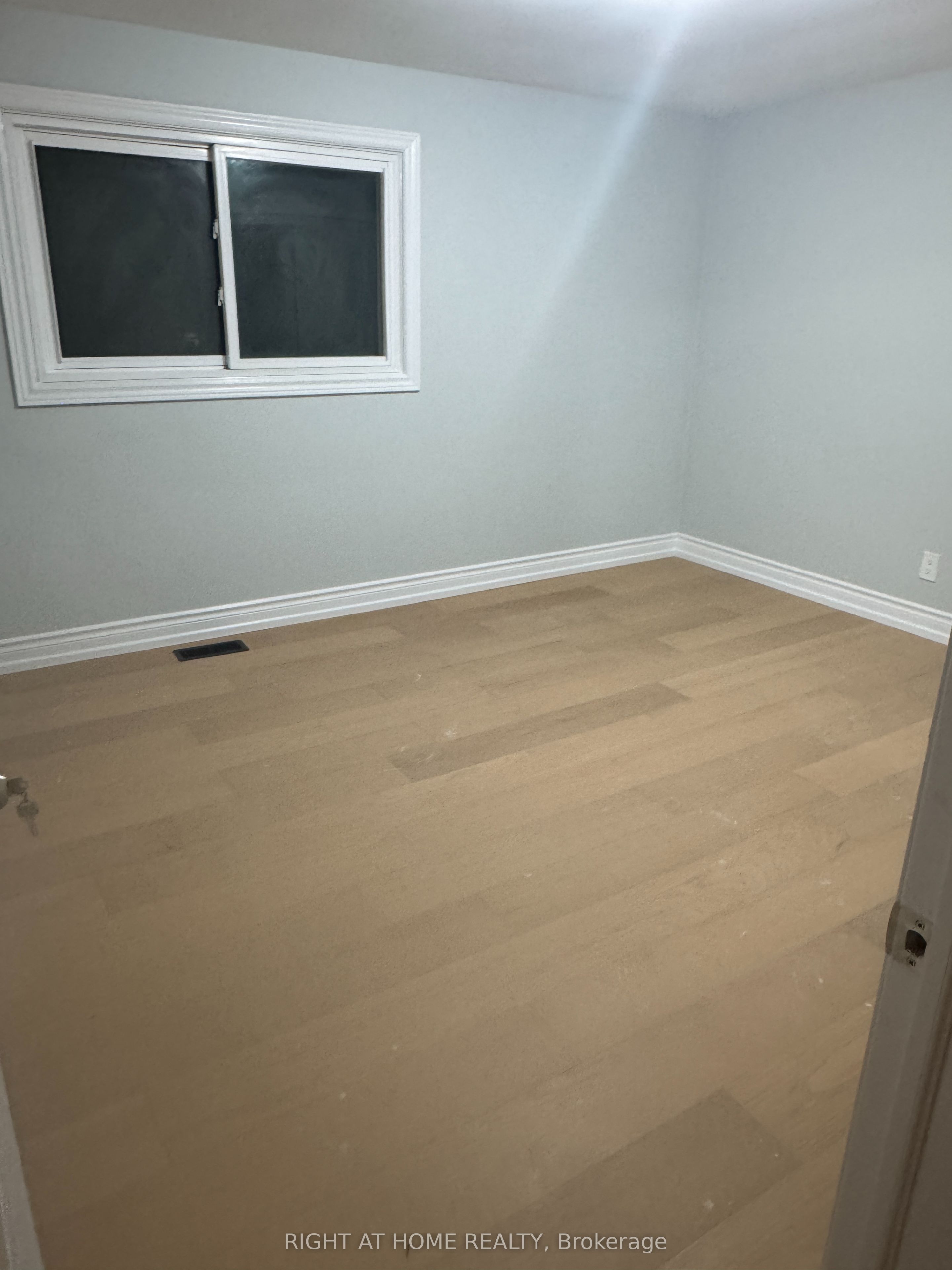 32 Conlins Road E, Toronto, ON M1C 1C3 photo 3