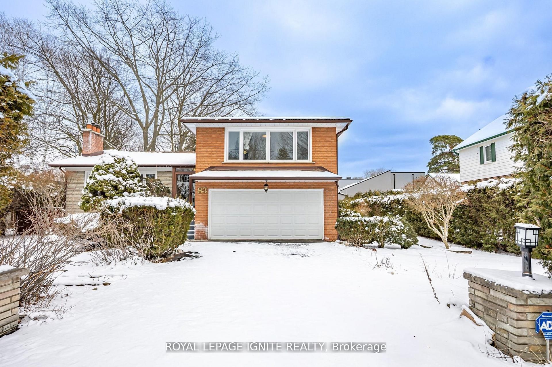 83 Deep Dene Drive Main, Toronto, ON M1C 1L9 photo 2