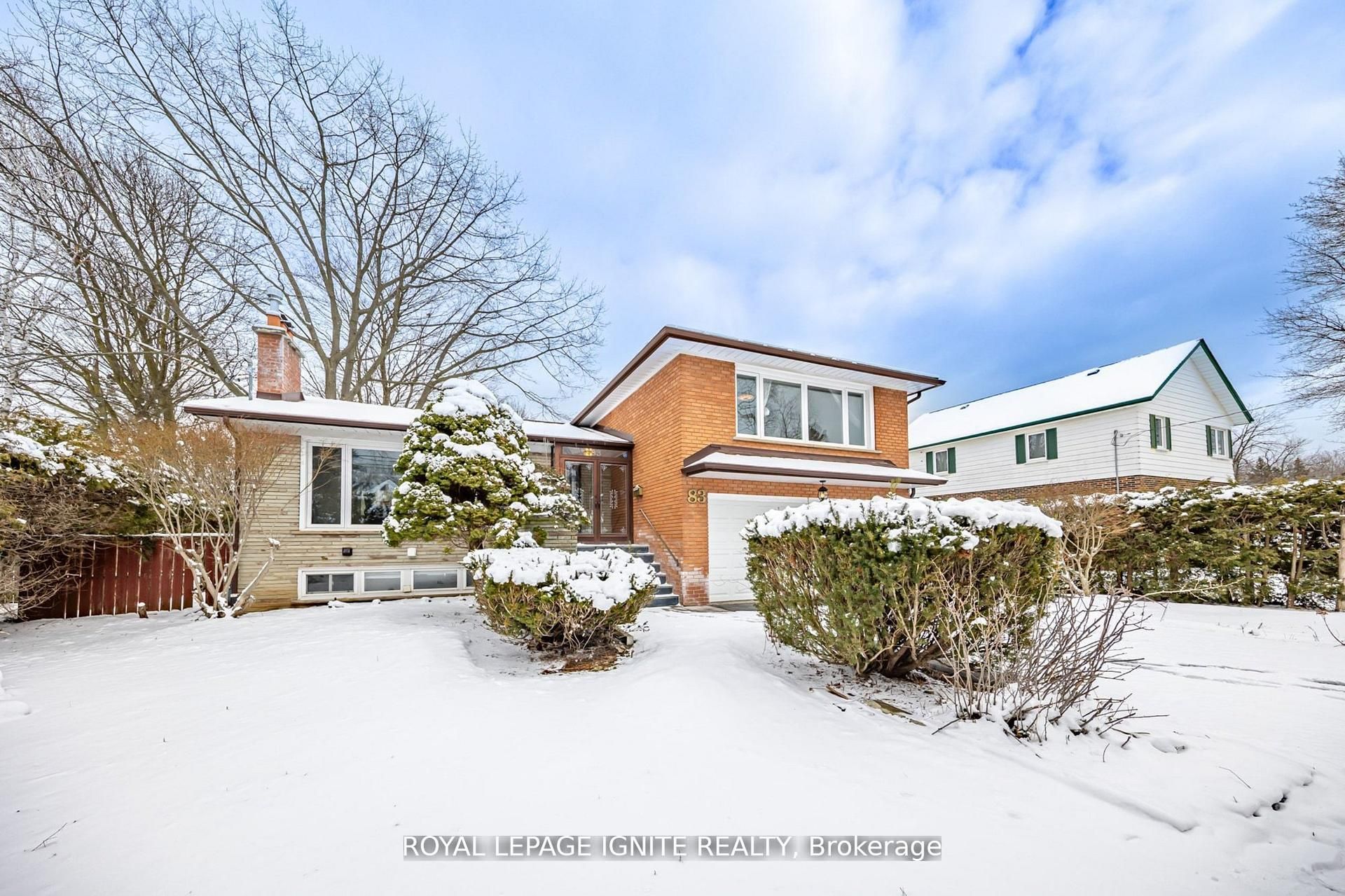 83 Deep Dene Drive Main, Toronto, ON M1C 1L9 photo 4