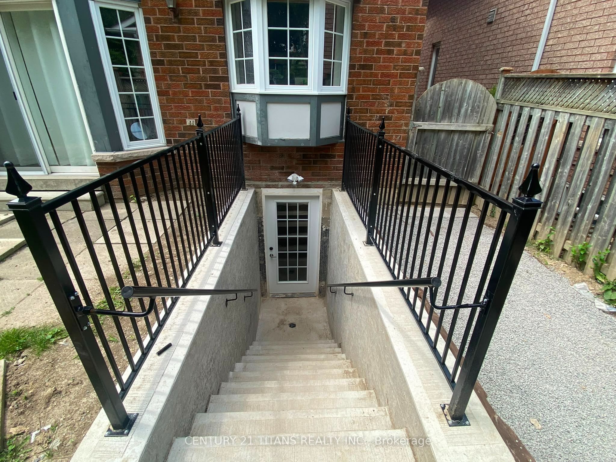 165 Elizabeth Street BSMT, Ajax, ON L1T 3Y4 photo 2