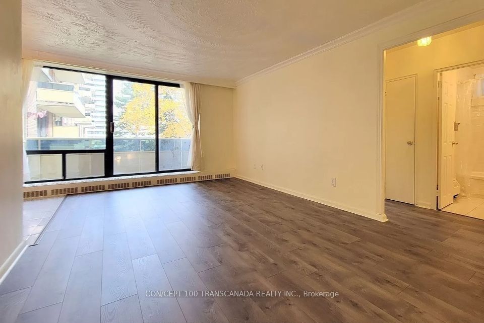 921 Midland Avenue 301, Toronto, ON M1K 4G2