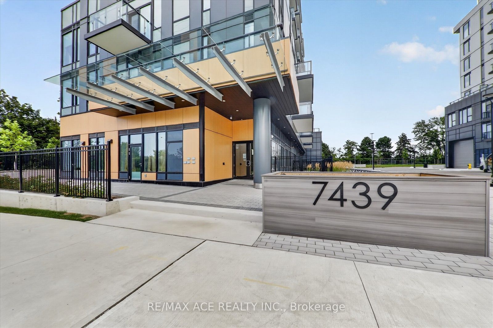 7439 Kingston Road 315, Toronto, ON M1B 0G1 photo 3
