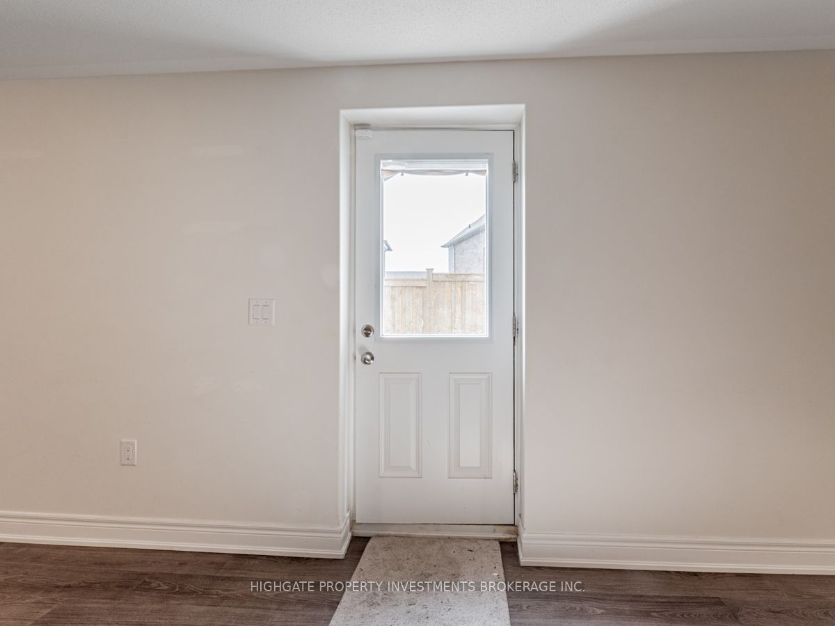 1055 Purus Path Bsmt, Pickering, ON L1V 2P8 photo 3