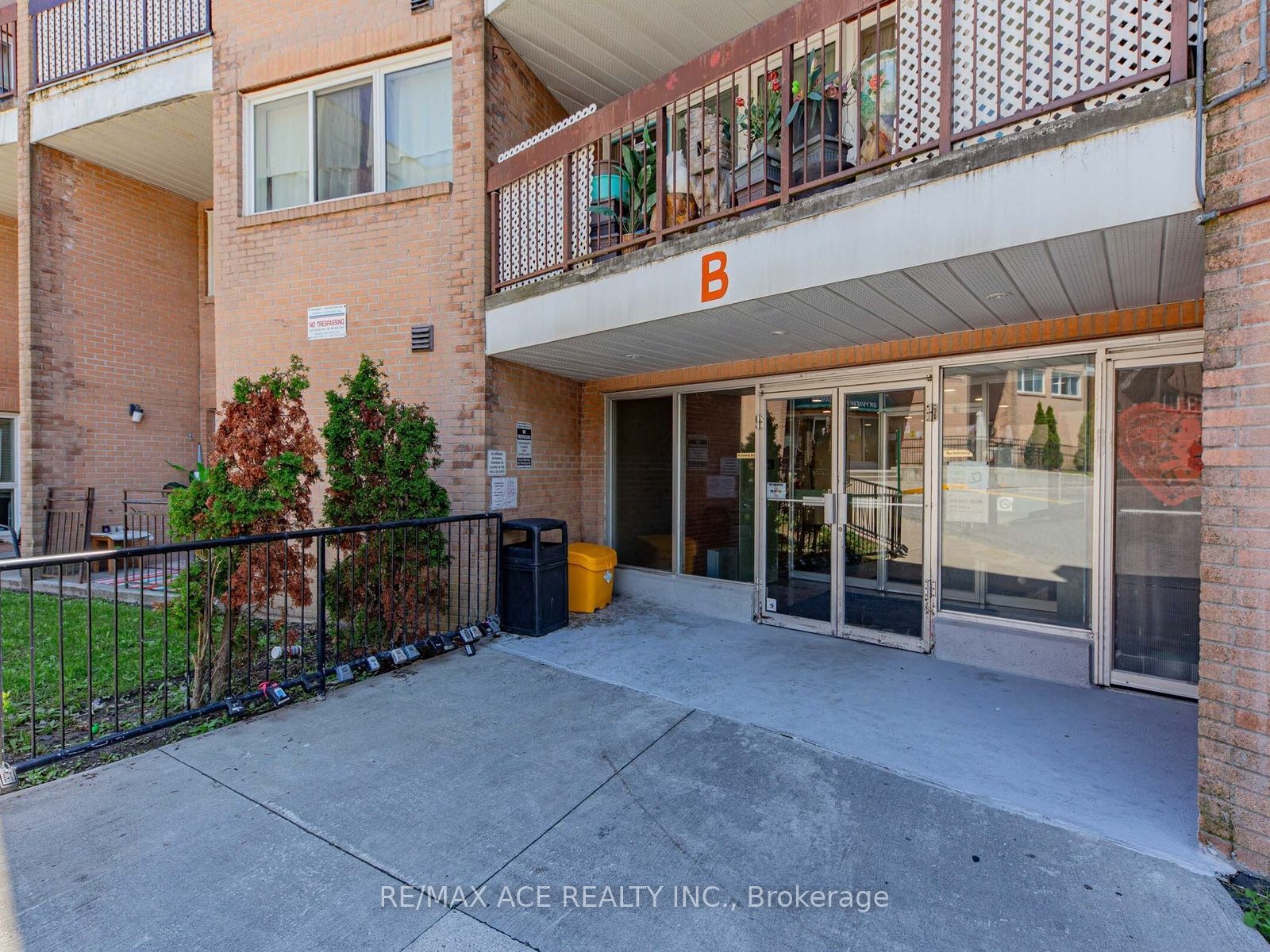 100 Mornelle Court 1017, Toronto, ON M1E 4X2 photo 2