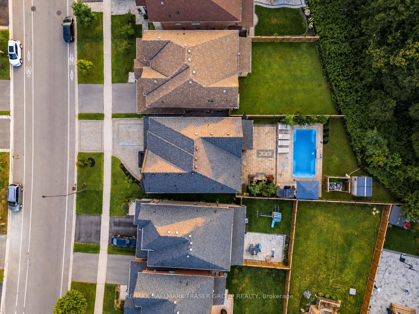 14 Micklefield Avenue, Whitby, ON L1P 0C3 photo 2