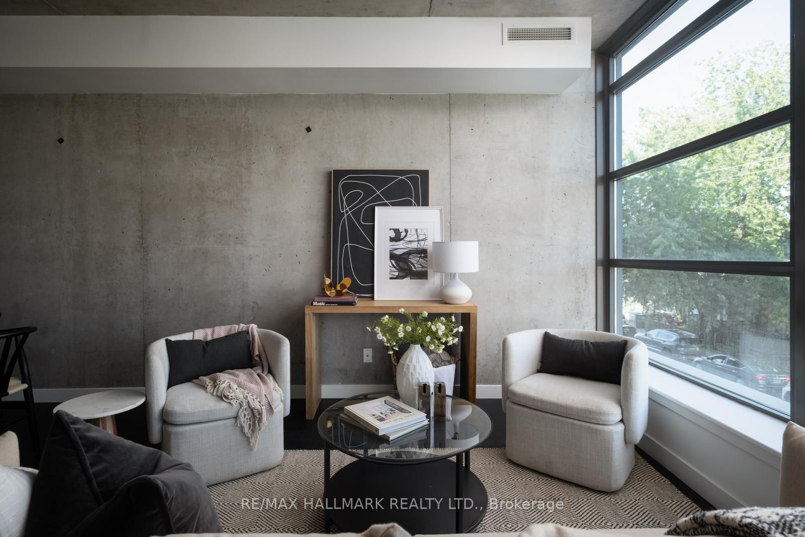 90 Broadview Avenue 202, Toronto, ON M4M 0A7 photo 2