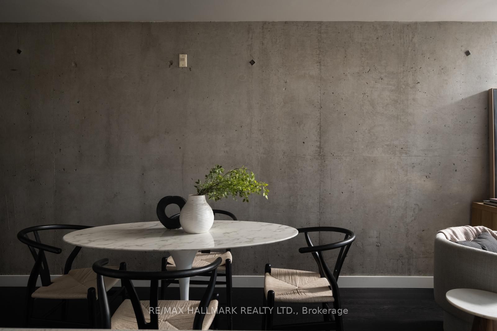 90 Broadview Avenue 202, Toronto, ON M4M 0A7 photo 5