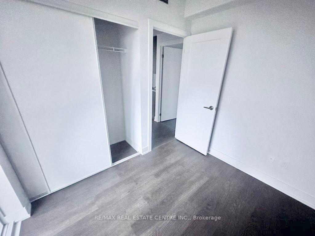 2550 Simcoe Street N 1516, Oshawa, ON L1L 0R5 photo 5
