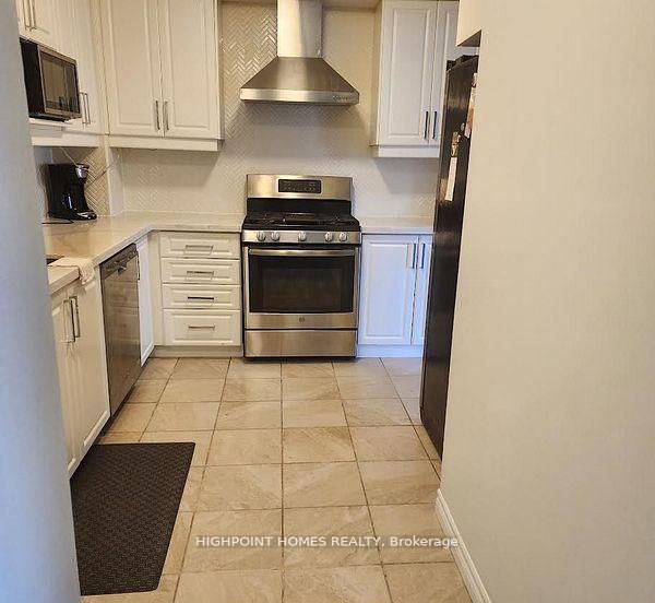 18 Valley Stream Drive, Toronto, ON M1V 2A5 photo 2