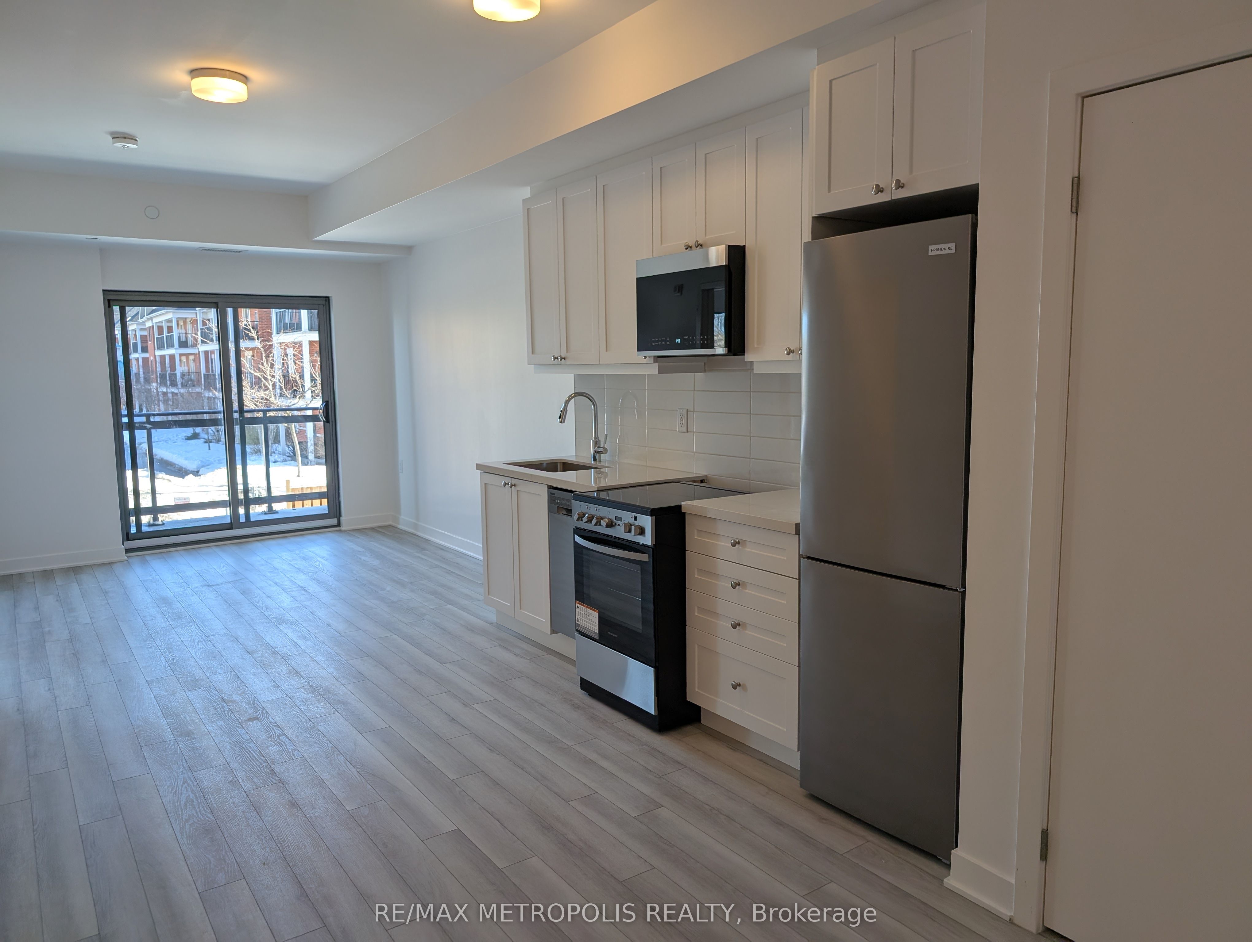 55 CLARINGTON Boulevard 207, Clarington, ON L1C 0A1 photo 4