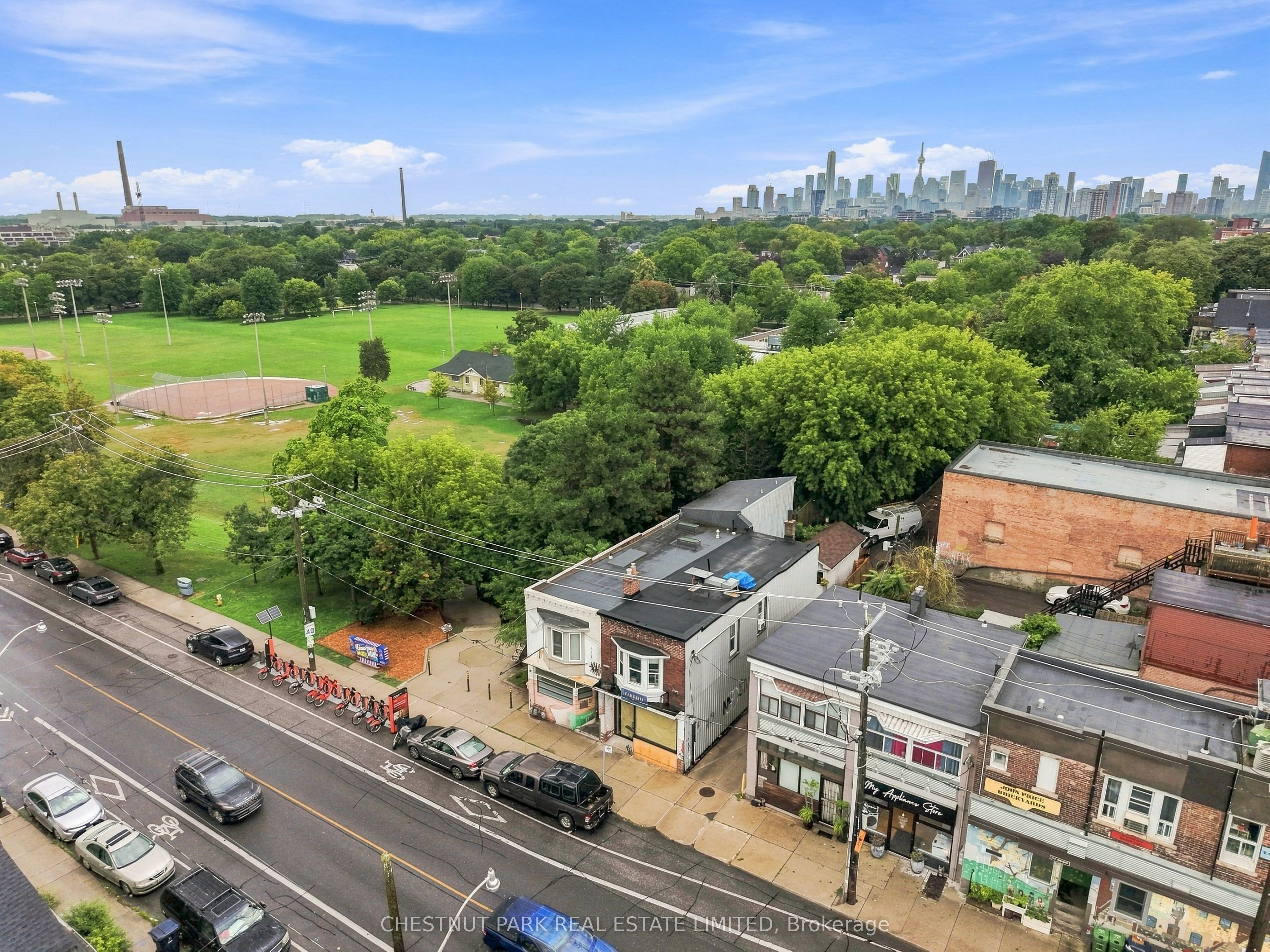 208 Greenwood Avenue unit 1, Toronto, ON M4L 2R1 photo 3