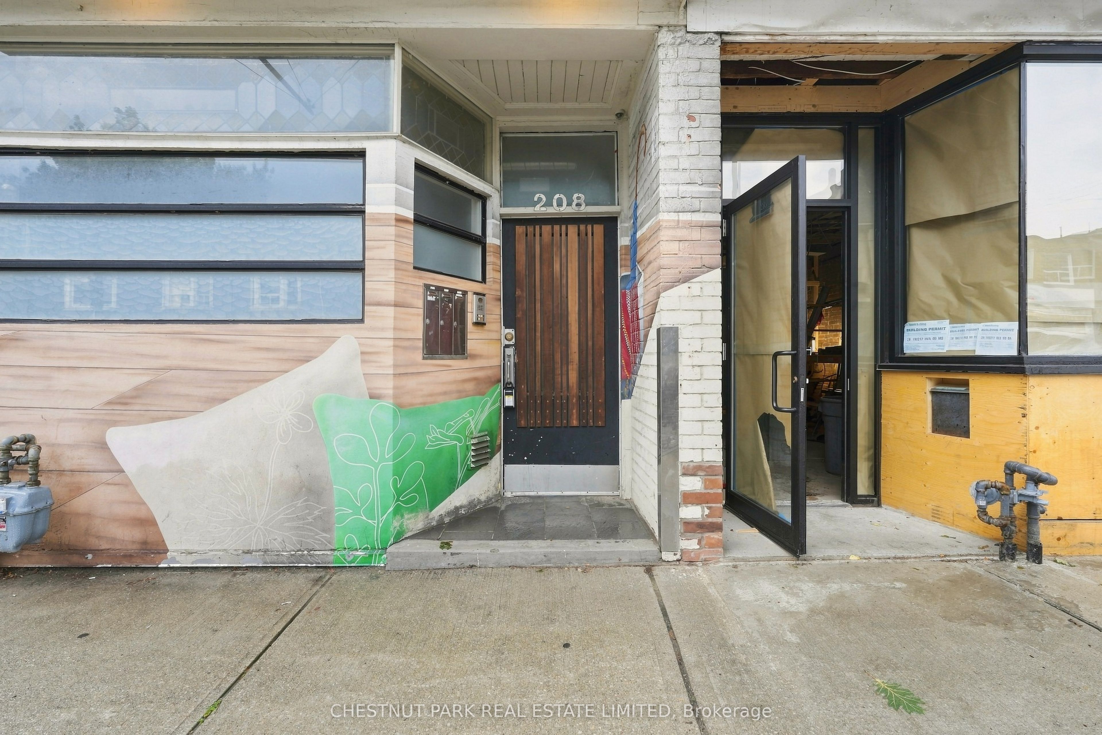 208 Greenwood Avenue unit 1, Toronto, ON M4L 2R1 photo 4