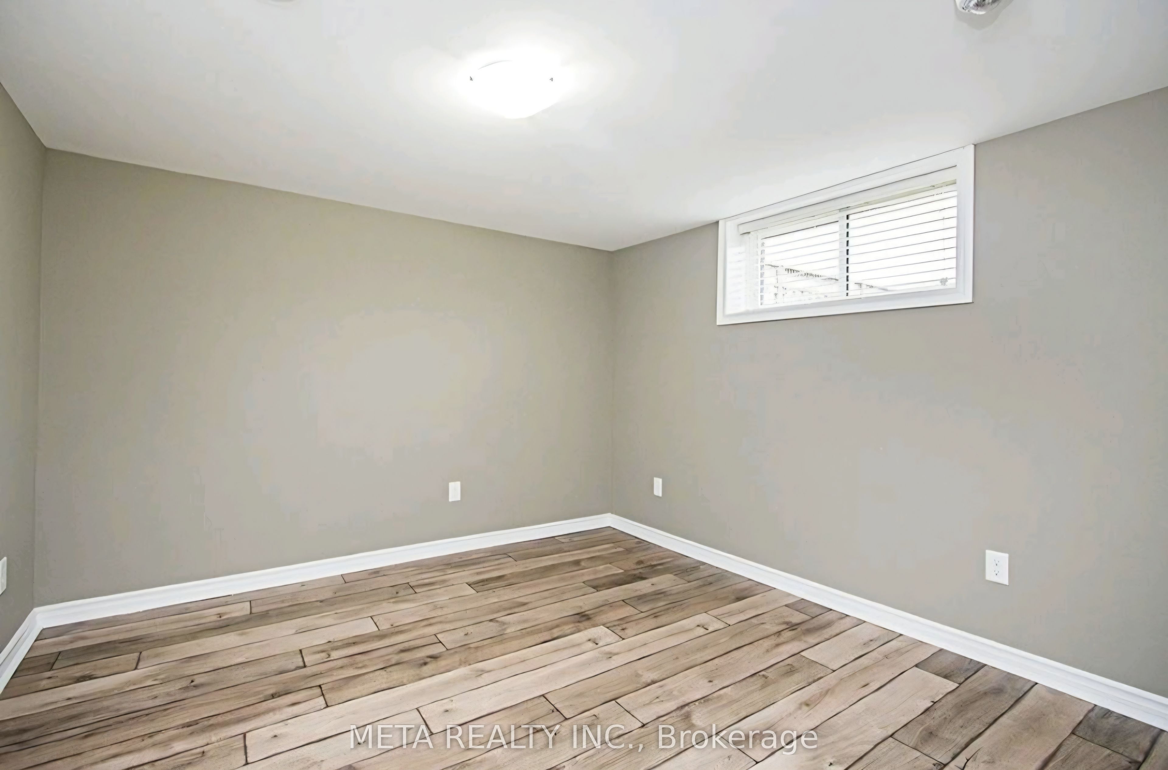 296 Festhubert Street E lower, Oshawa, ON L1H 2E2 photo 3