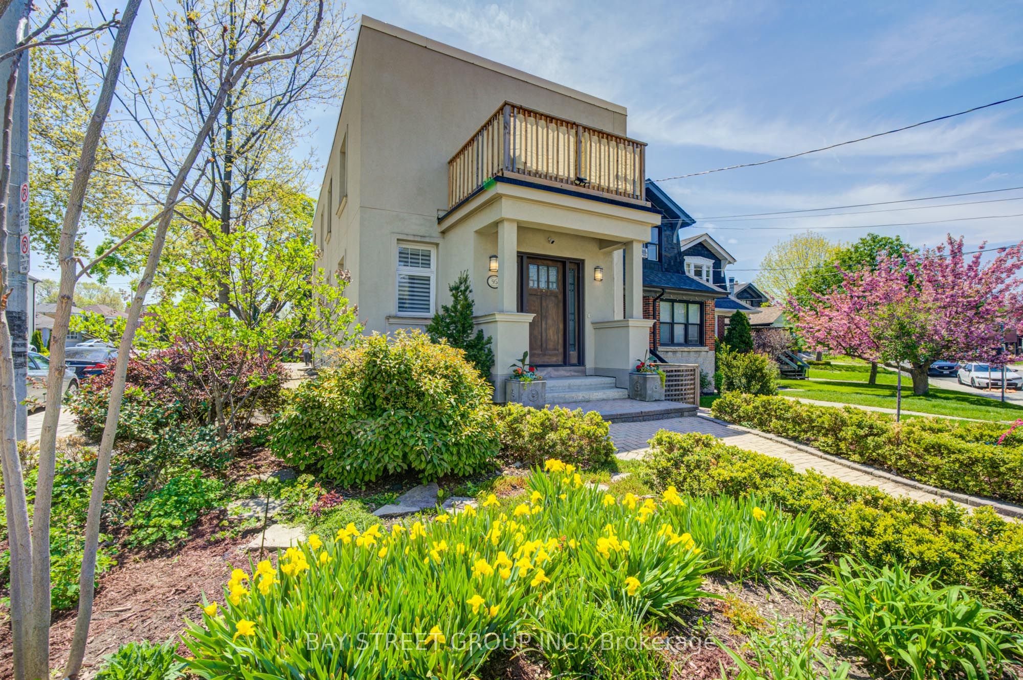 95 Hopedale Avenue, Toronto, ON M4K 3M9 photo 2