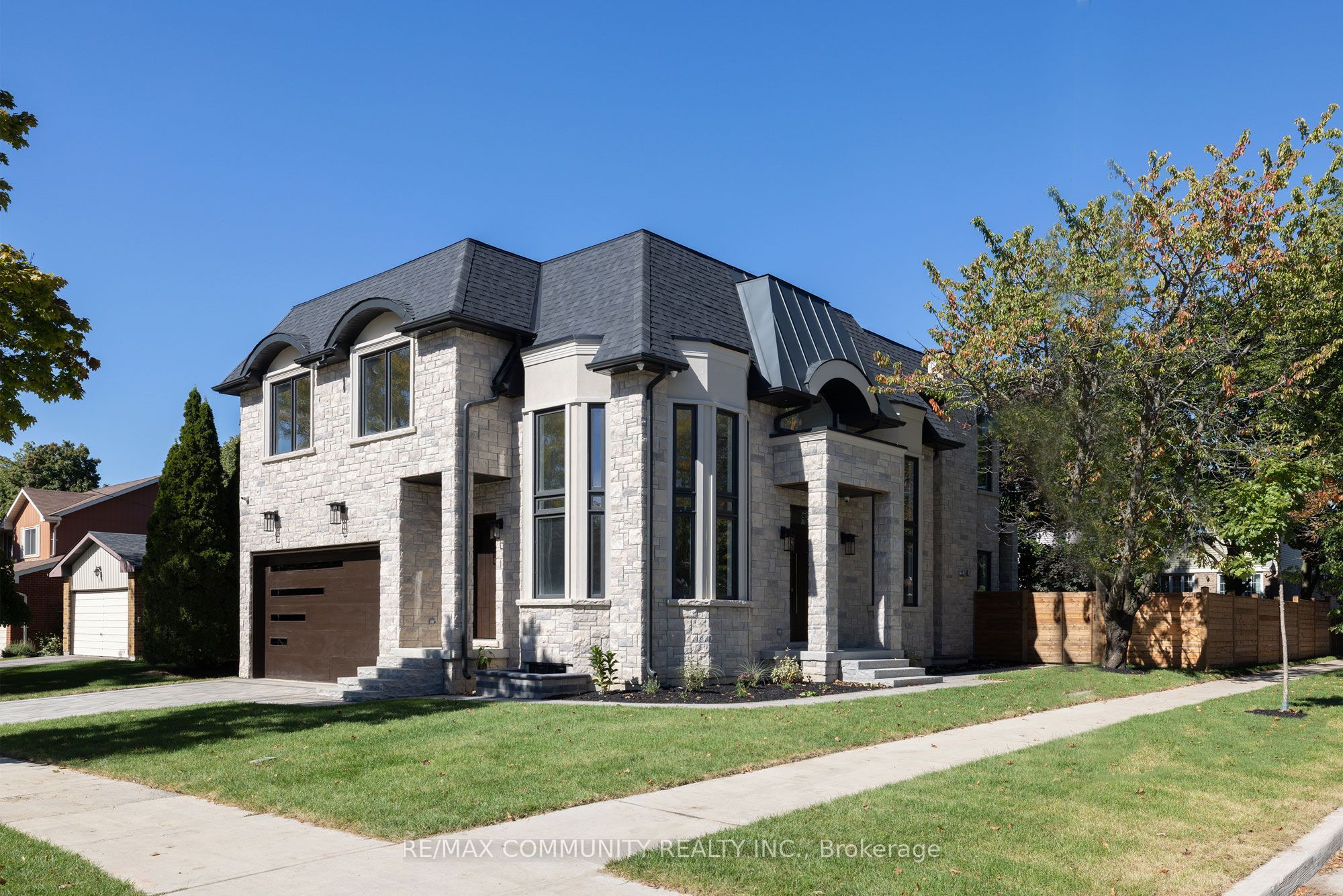 12 Port Royal Trail, Toronto, ON M1V 2G5 photo 2