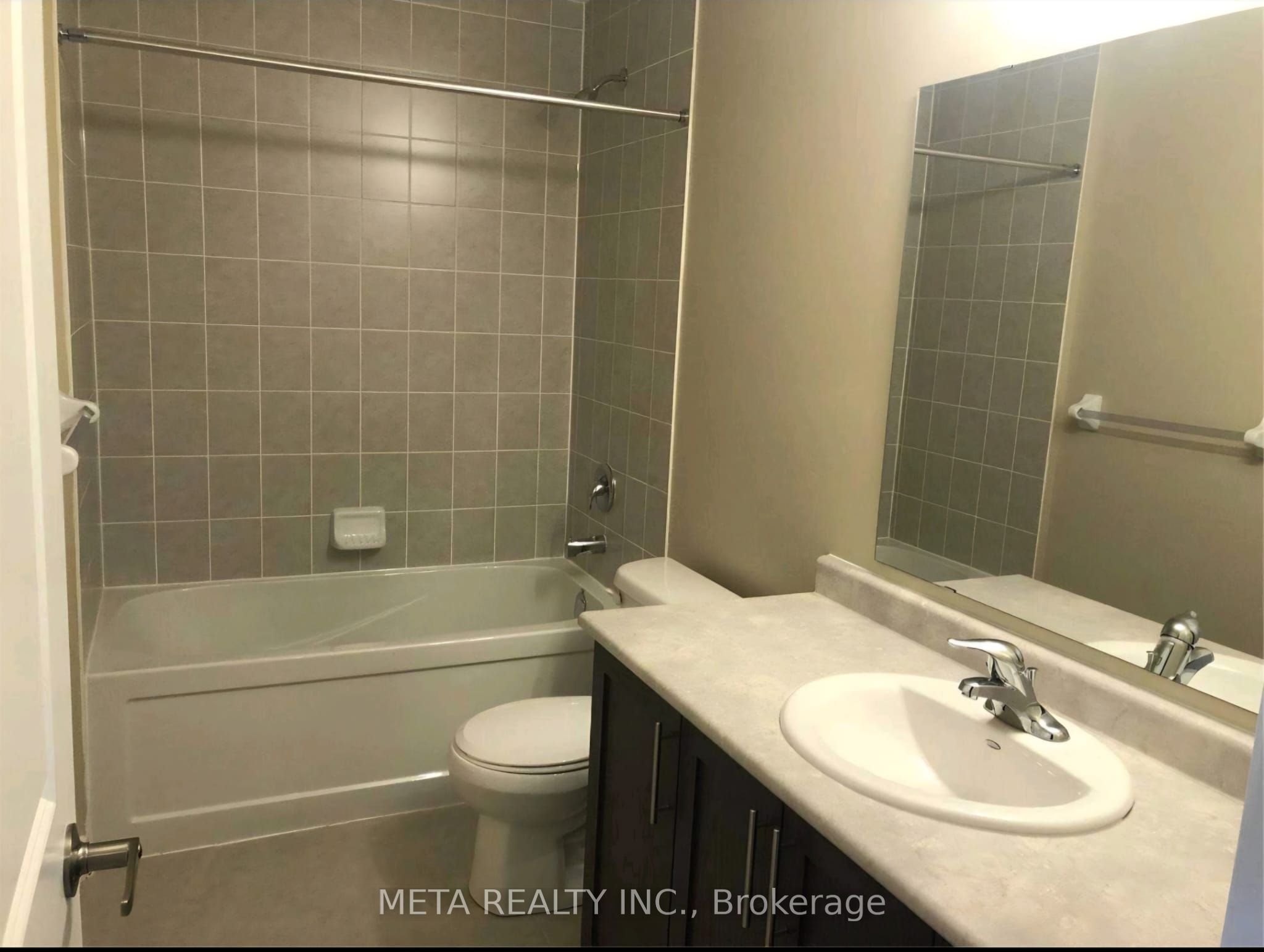 291 Olive Avenue 2nd Flr, Oshawa, ON L1H 2P5 photo 5