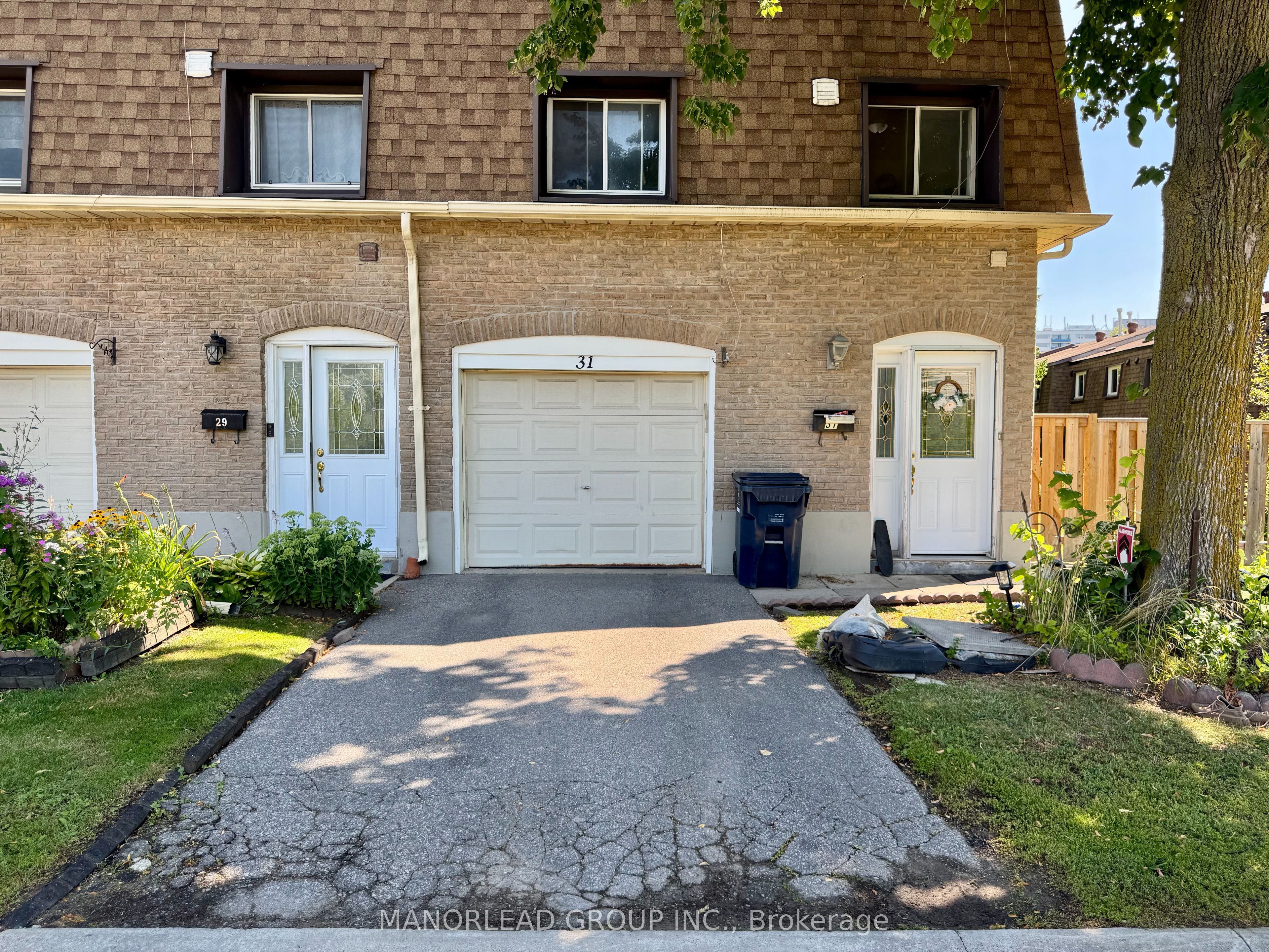 121 L'Amoreaux Drive 31, Toronto, ON M1W 2J9