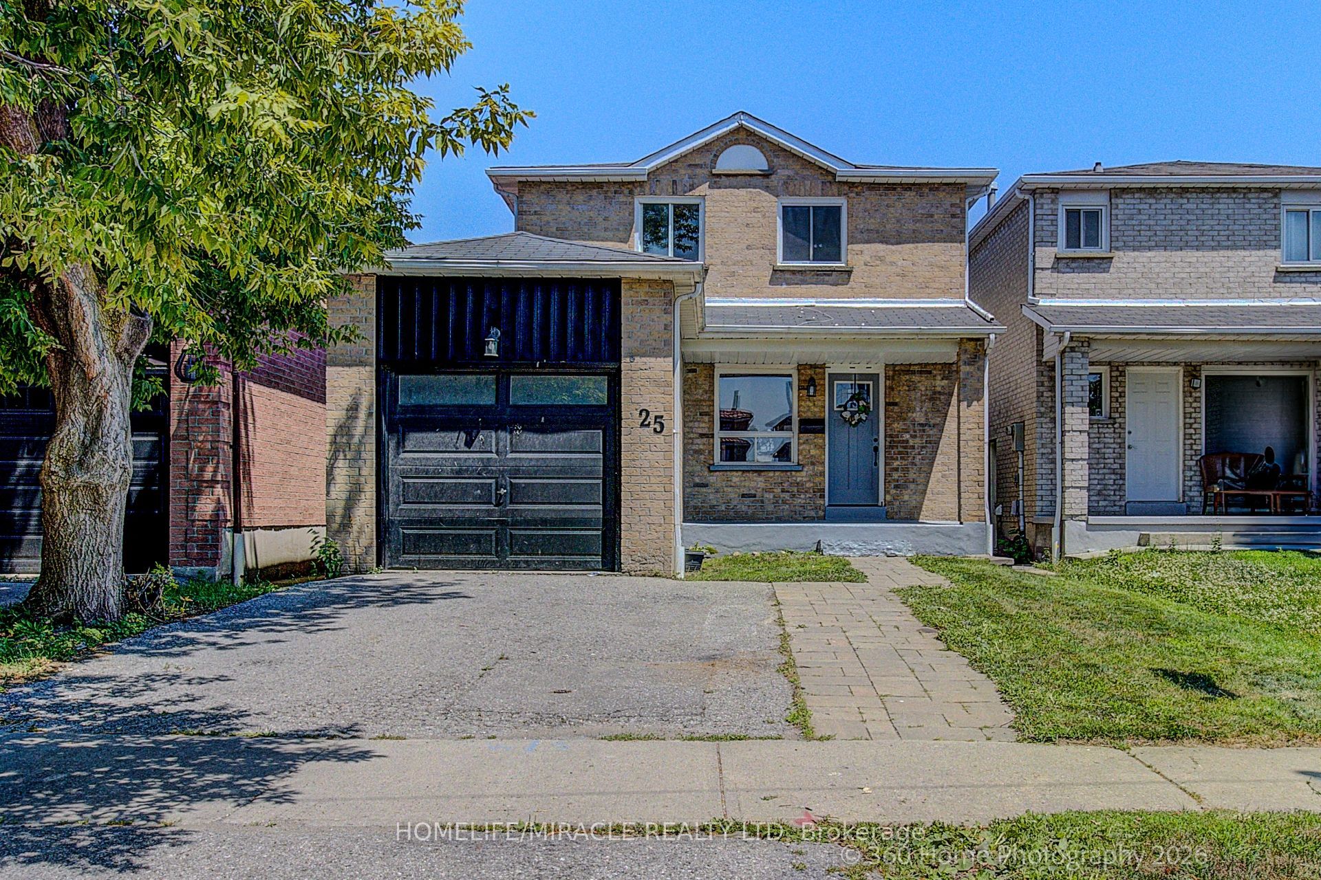 25 Chalmers Crescent, Ajax, ON L1S 5Z5 photo 2