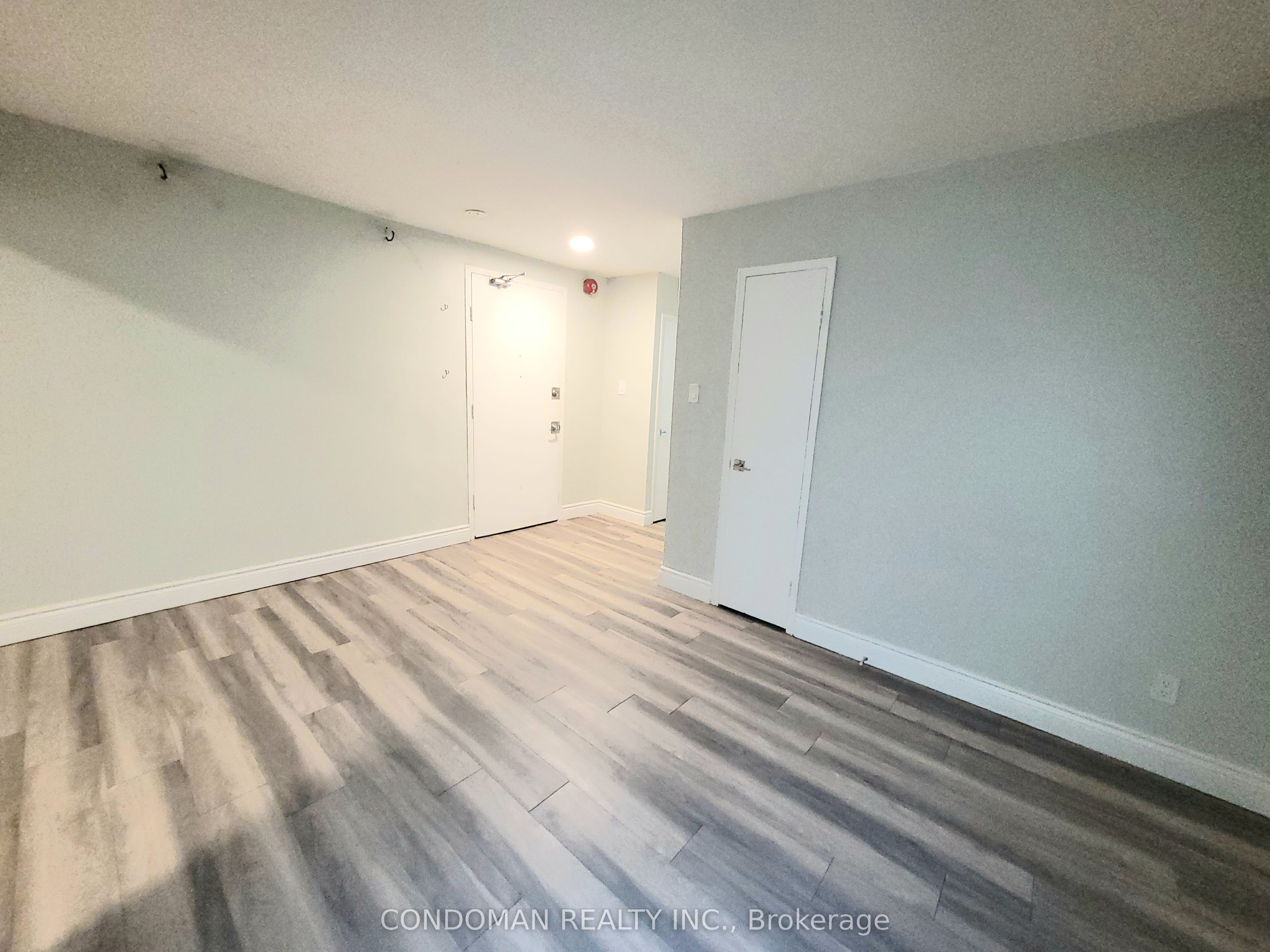 852 Broadview Avenue 305, Toronto, ON M4K 2R1 photo 4