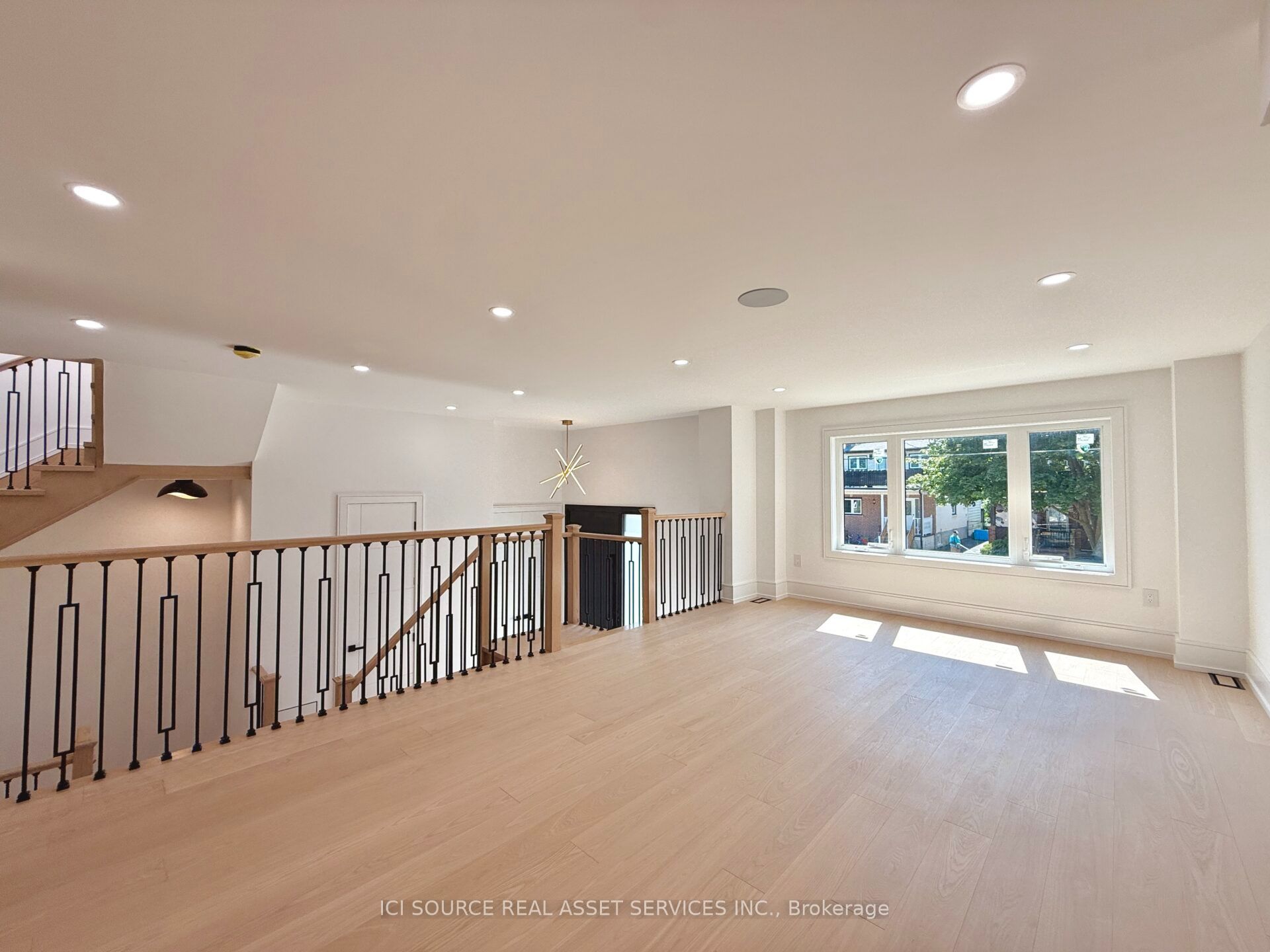 21 Vanbrugh Avenue, Toronto, ON M1N 3S8 photo 5