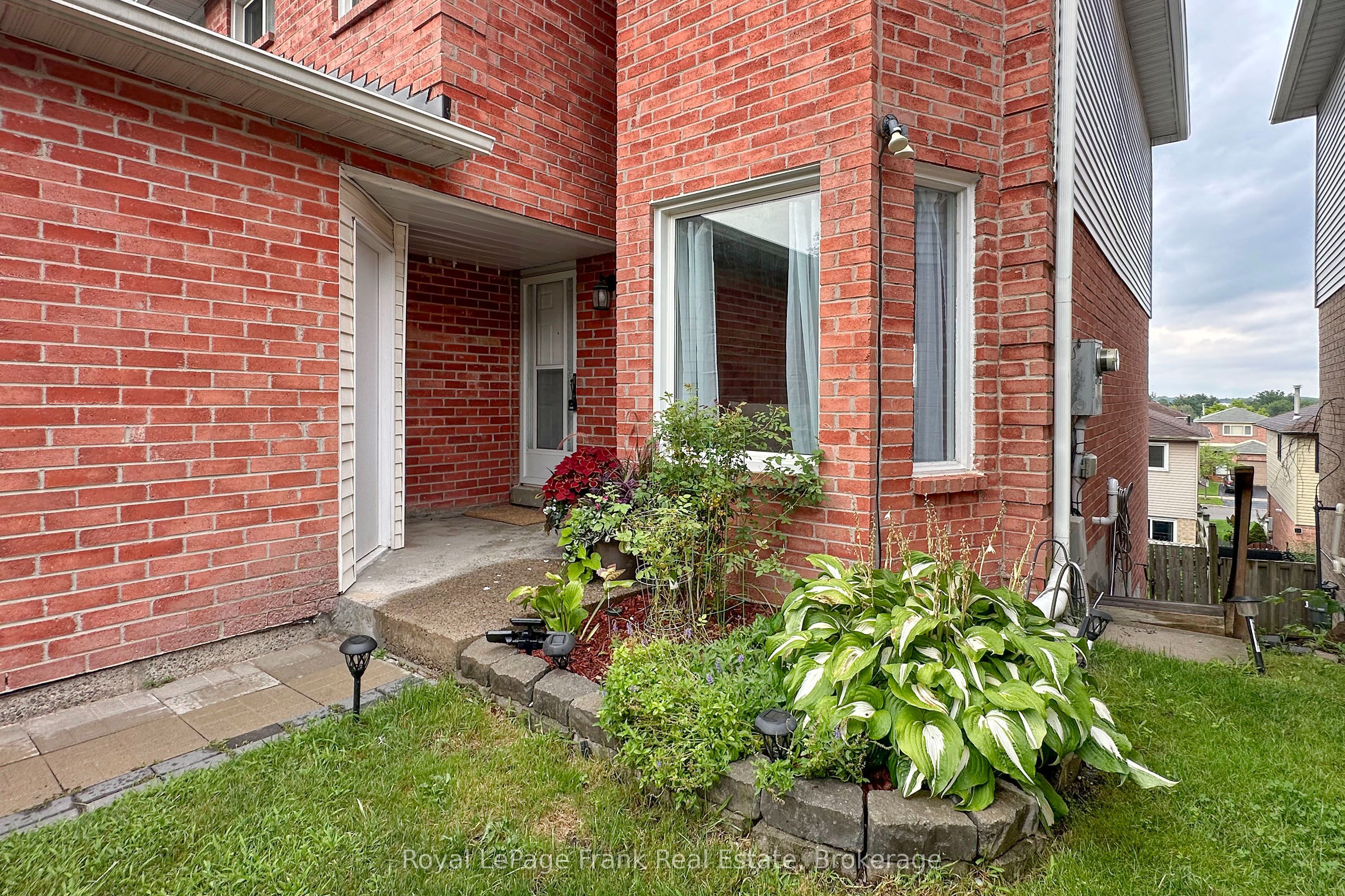 2131 Theoden Court, Pickering, ON L1X 1Z9 photo 3